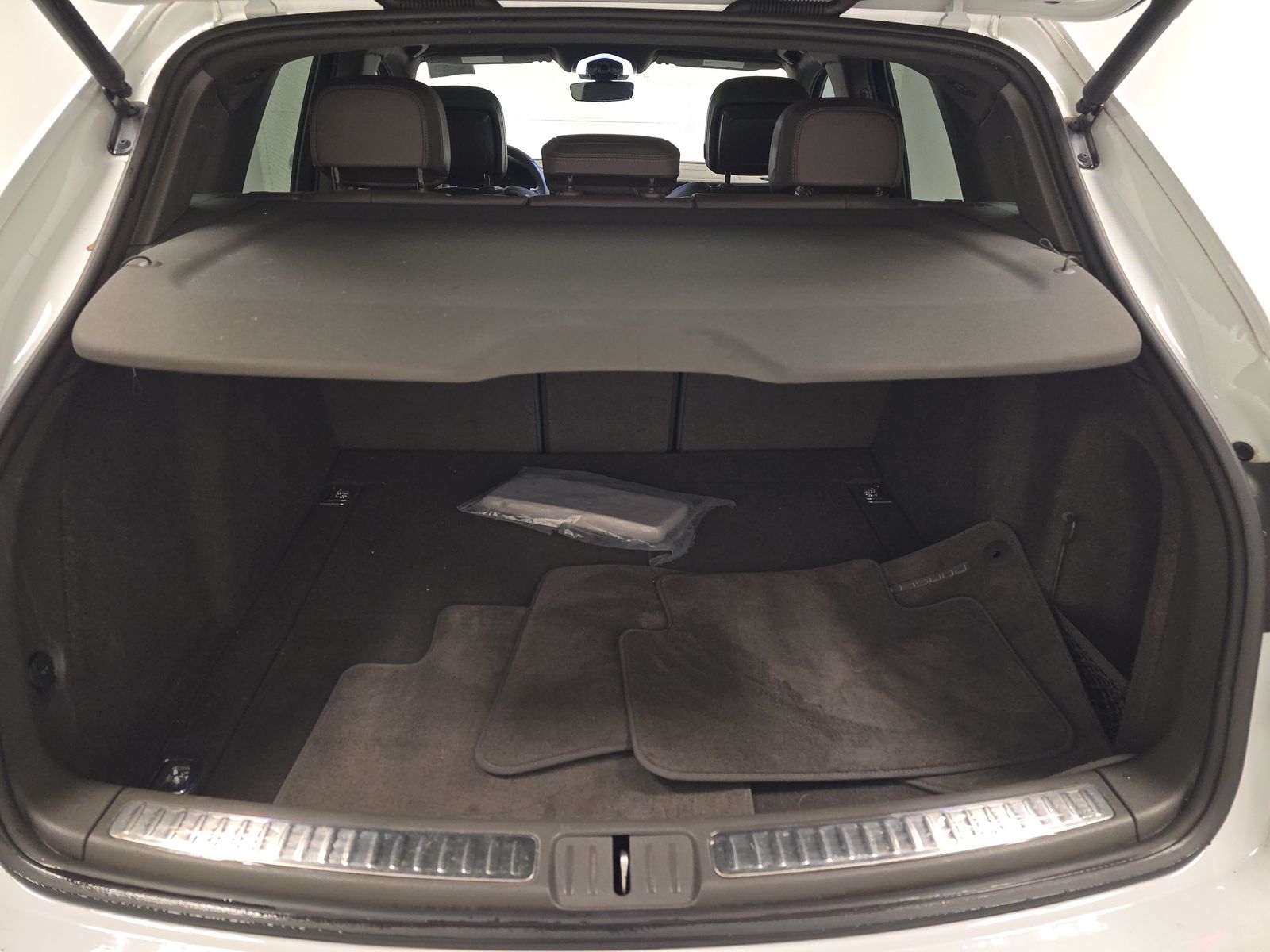 2022 Porsche Macan Base AWD