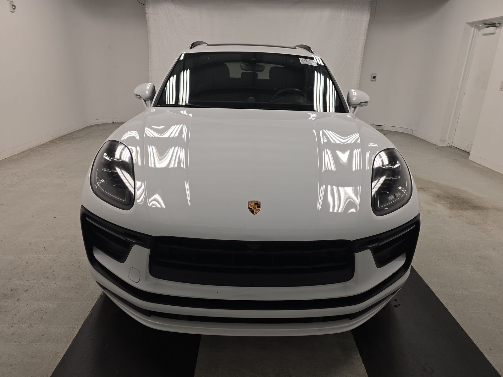 2022 Porsche Macan Base AWD