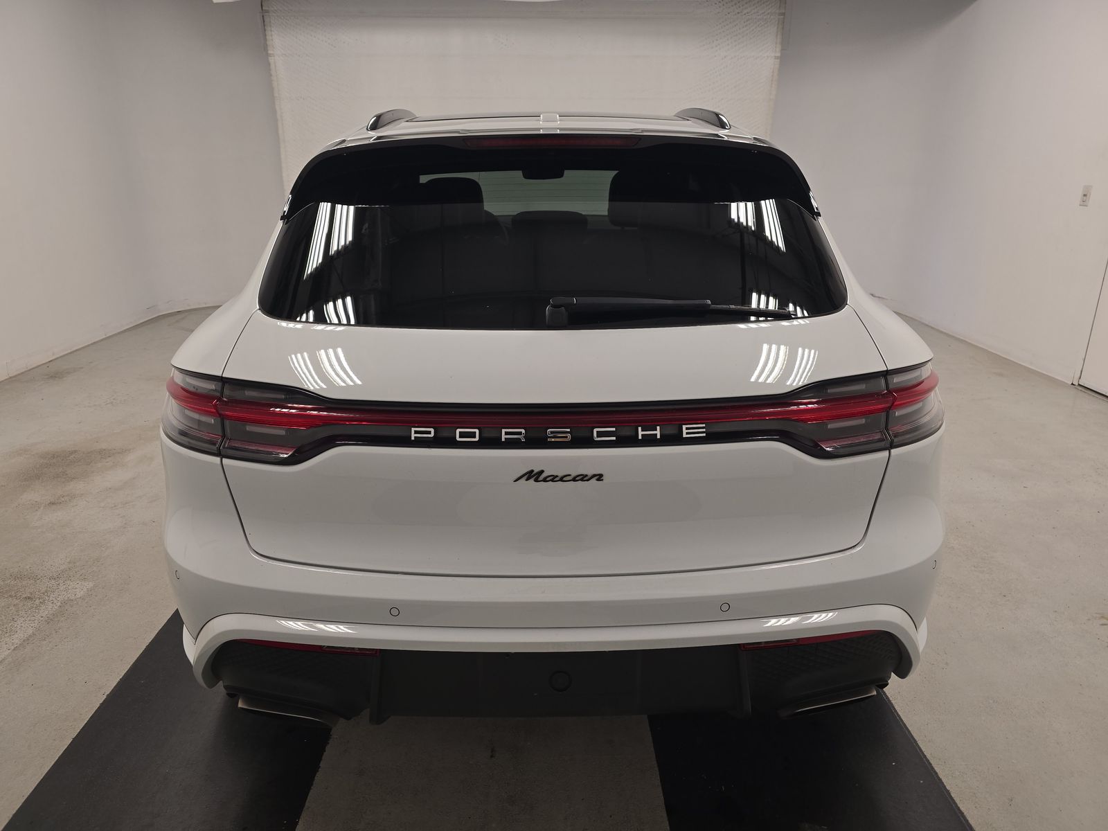 2022 Porsche Macan Base AWD
