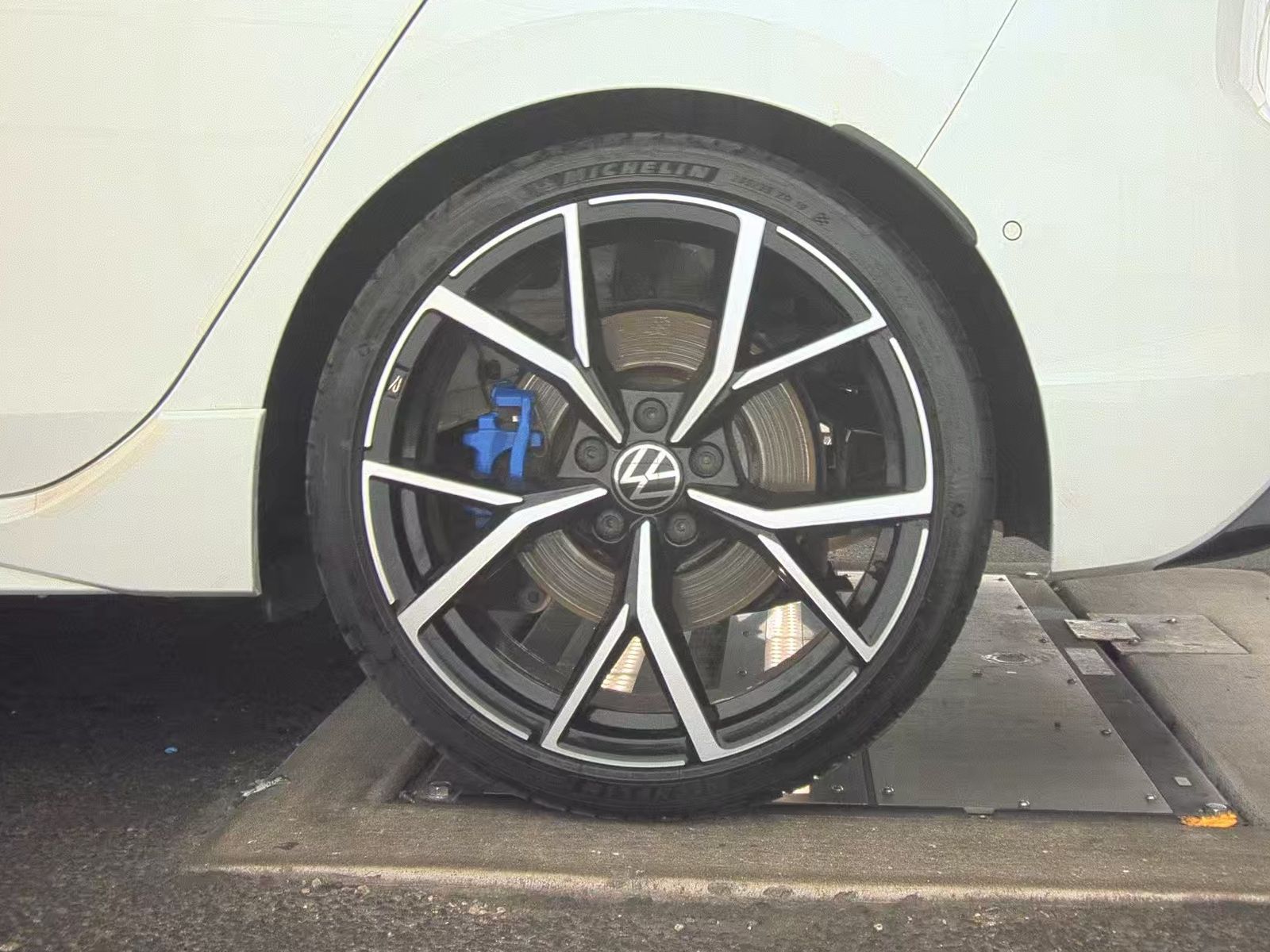 2023 Volkswagen Golf R AWD