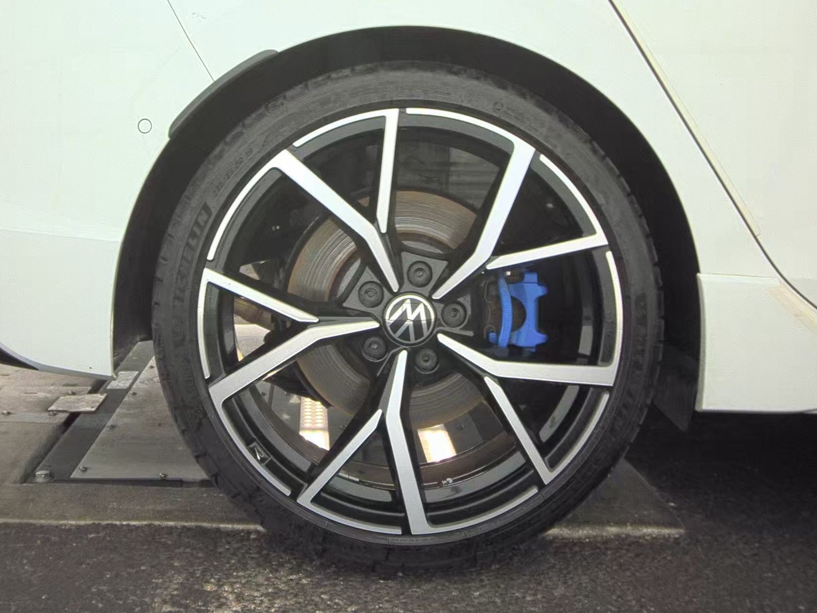 2023 Volkswagen Golf R AWD