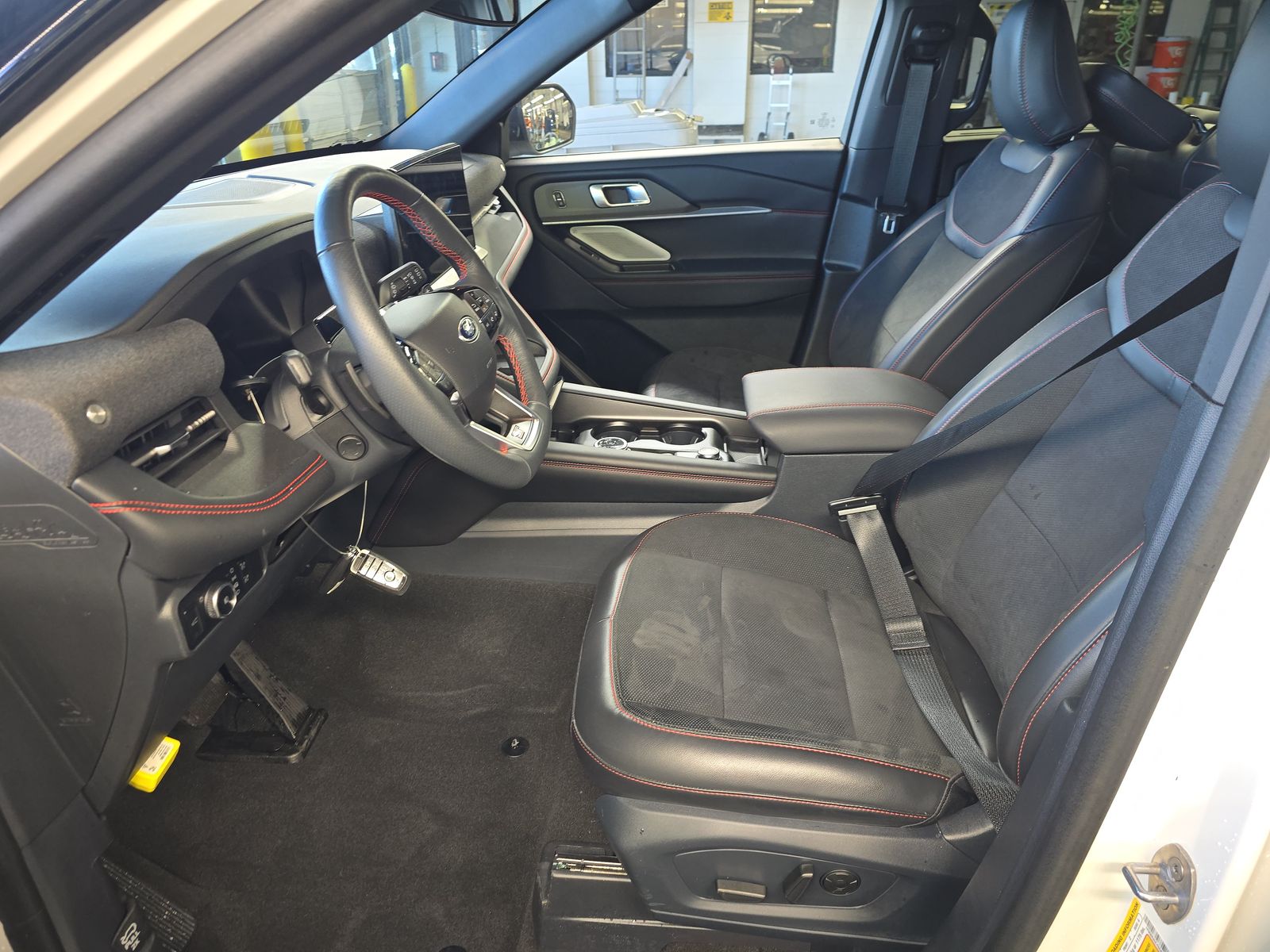 2025 Ford Explorer ST AWD