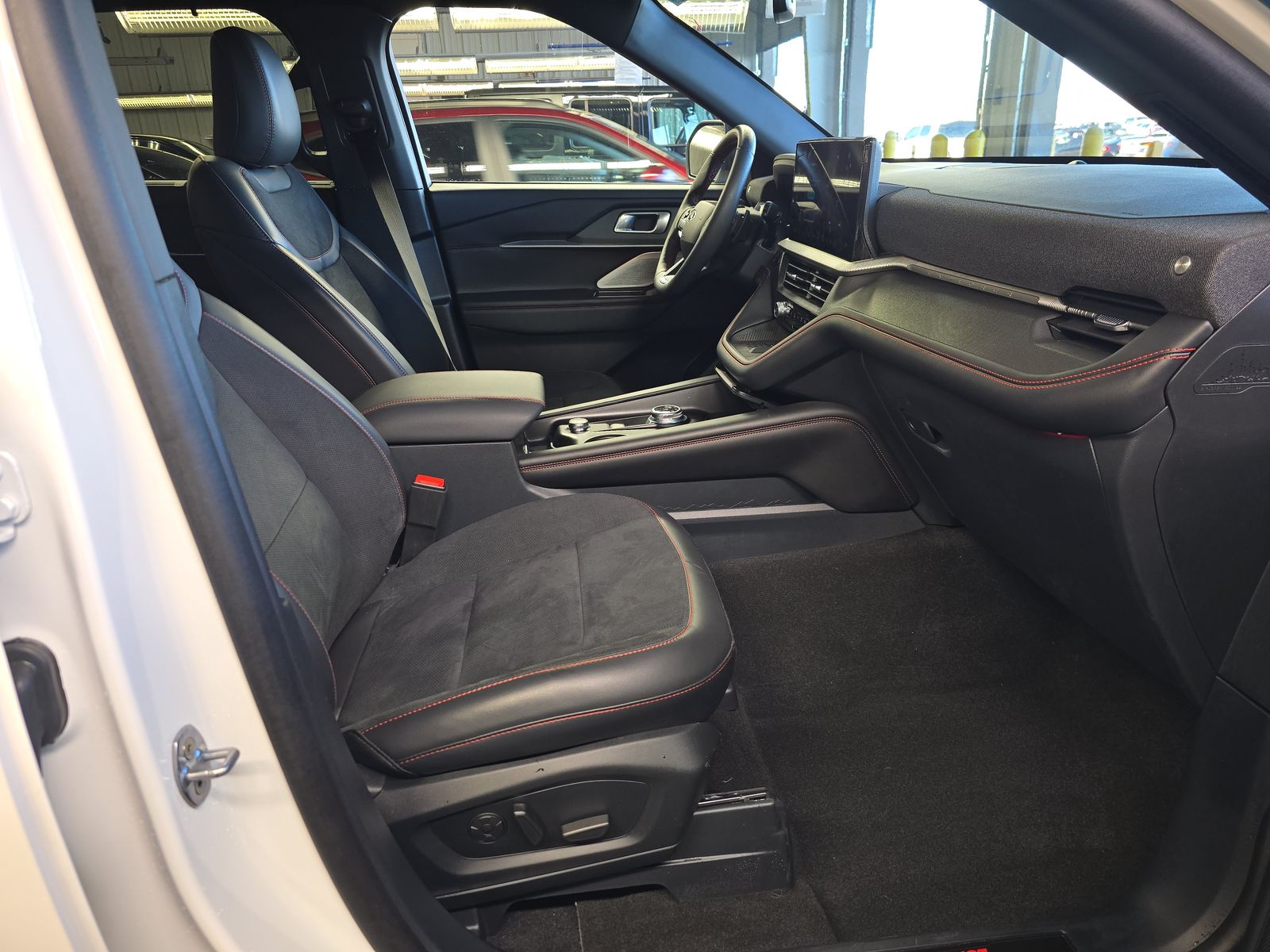 2025 Ford Explorer ST AWD