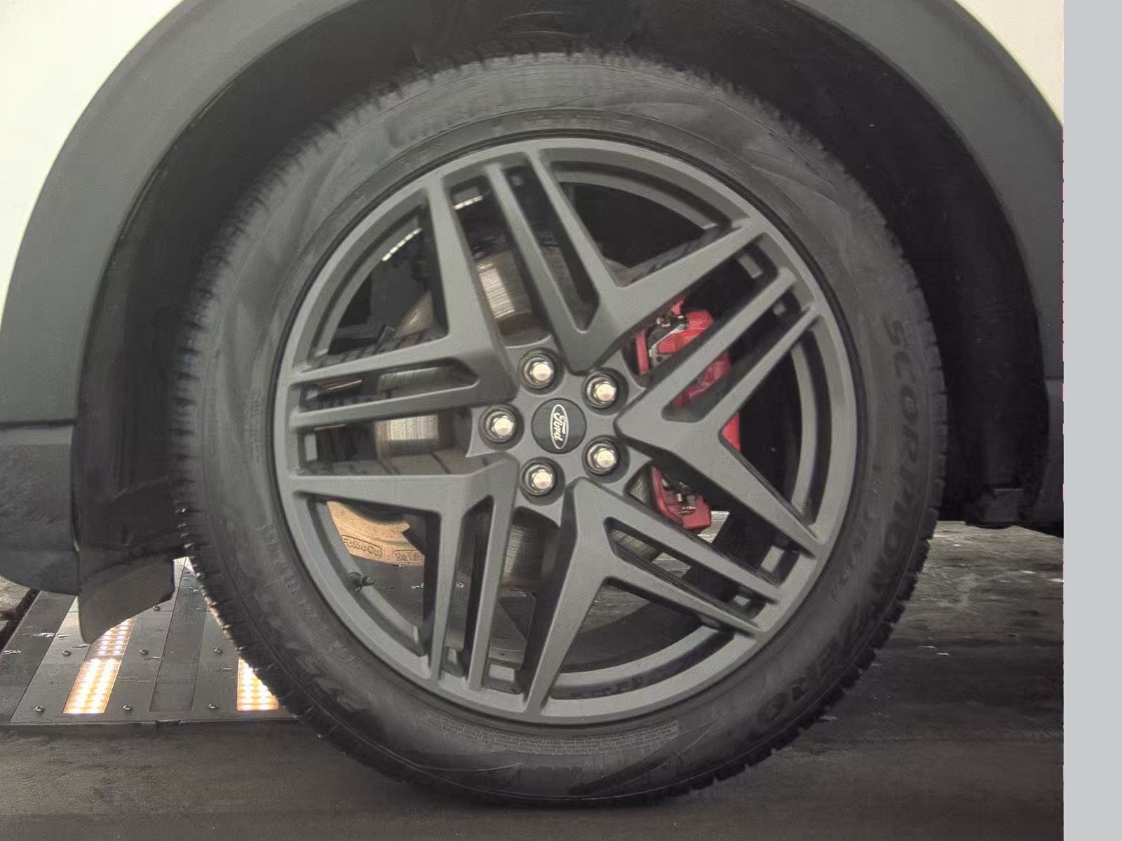 2025 Ford Explorer ST AWD