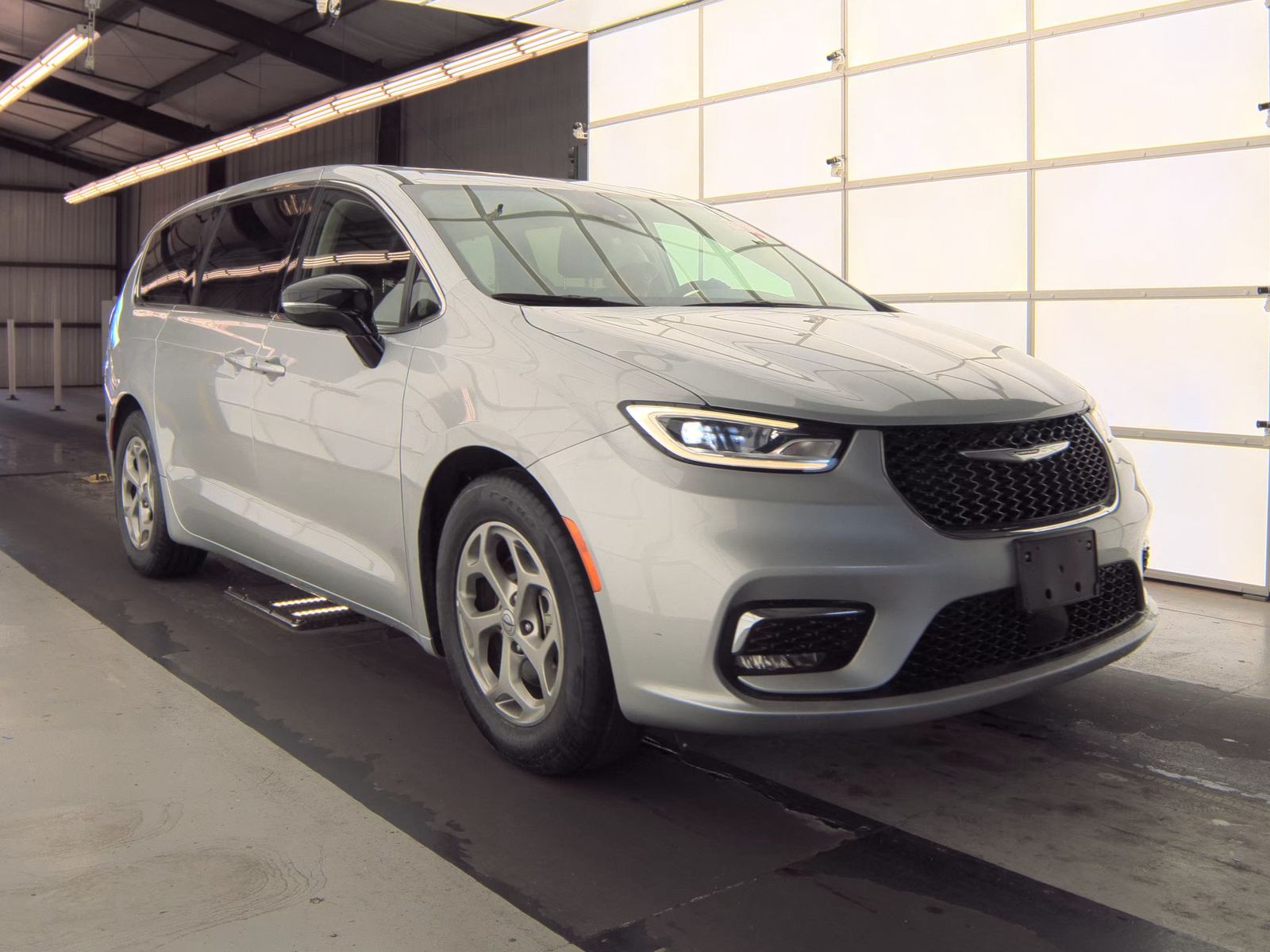 2024 Chrysler Pacifica Limited FWD