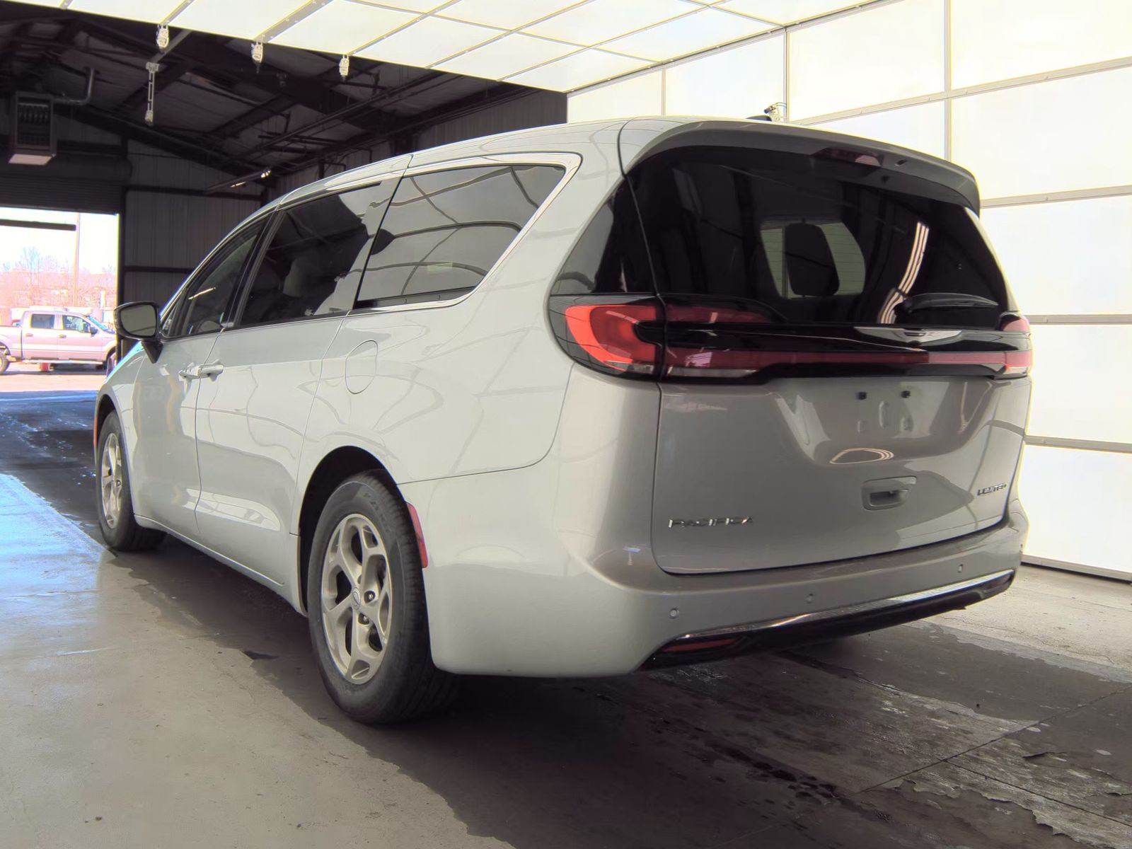 2024 Chrysler Pacifica Limited FWD