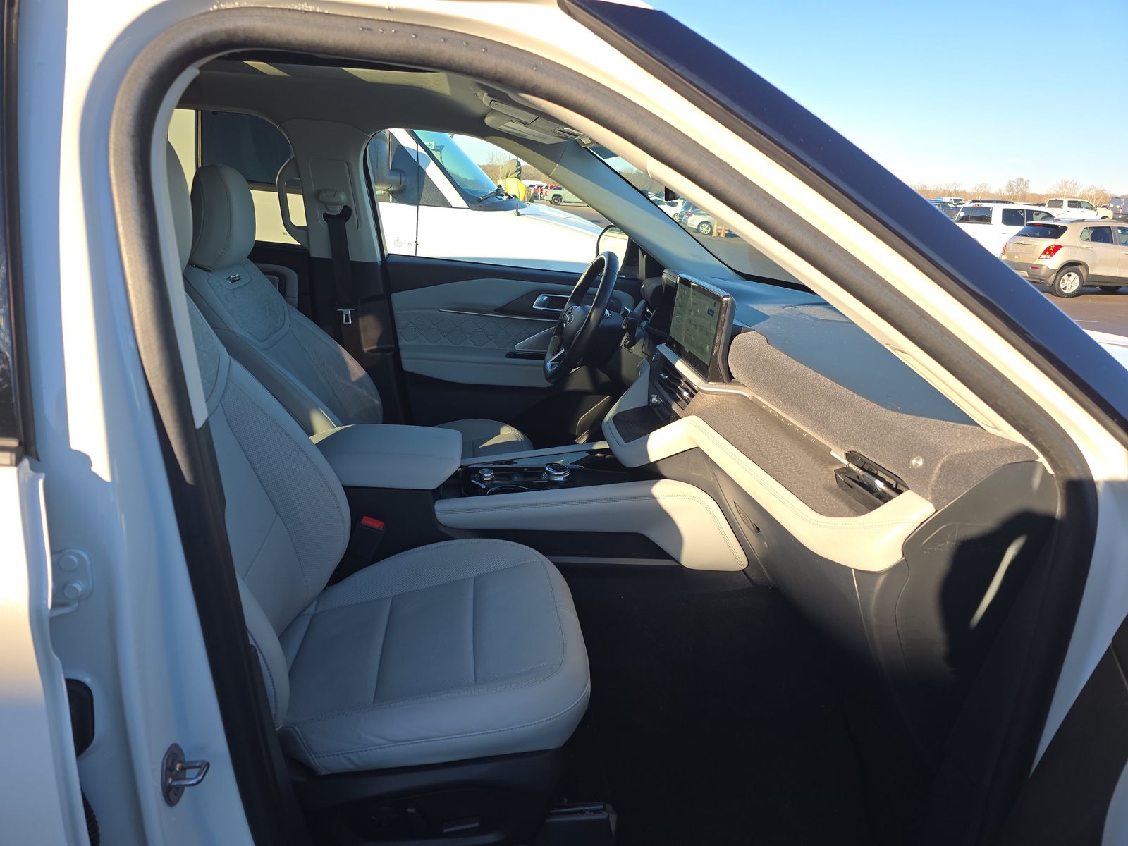 2025 Ford Explorer Platinum RWD