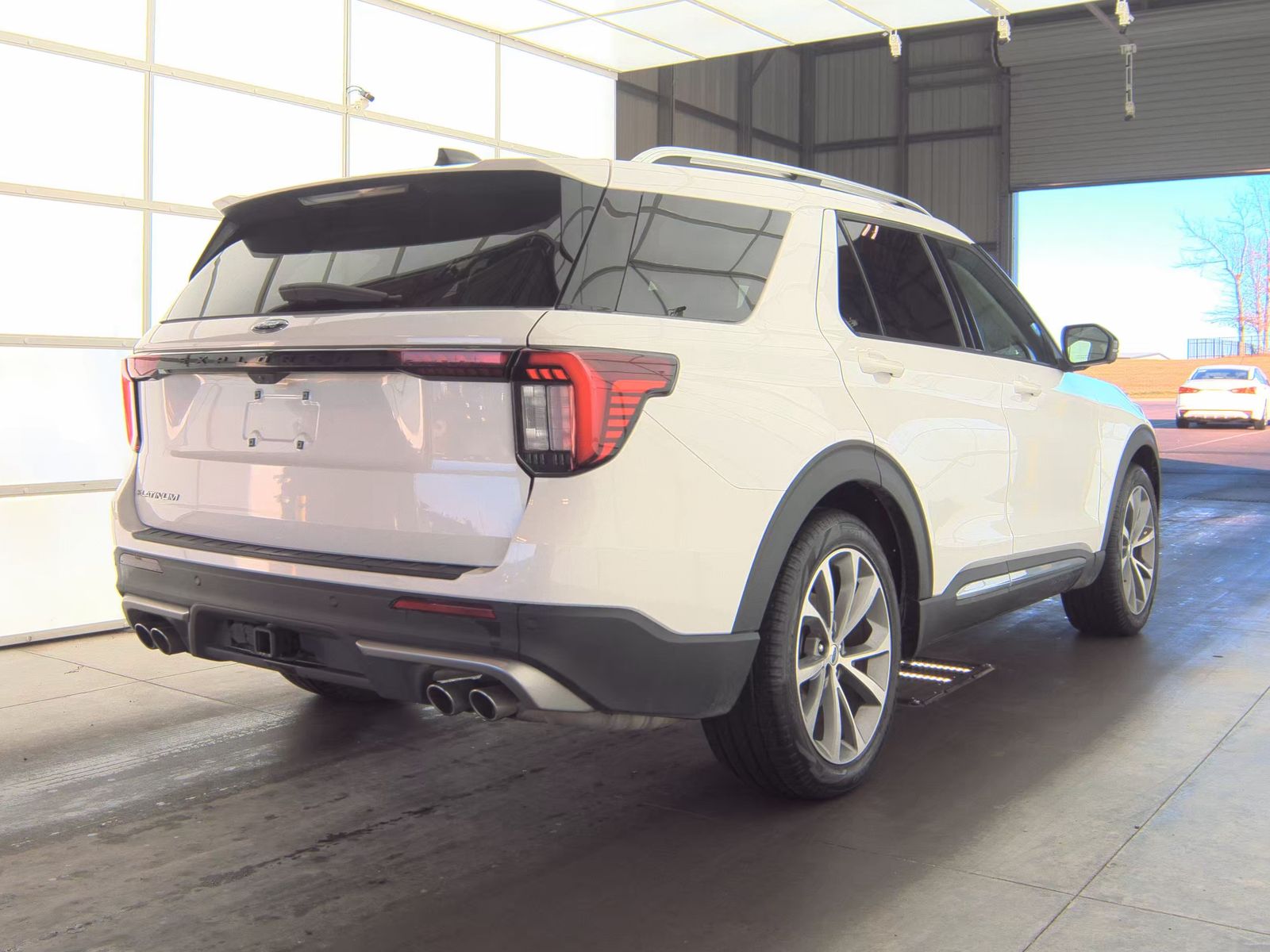 2025 Ford Explorer Platinum RWD