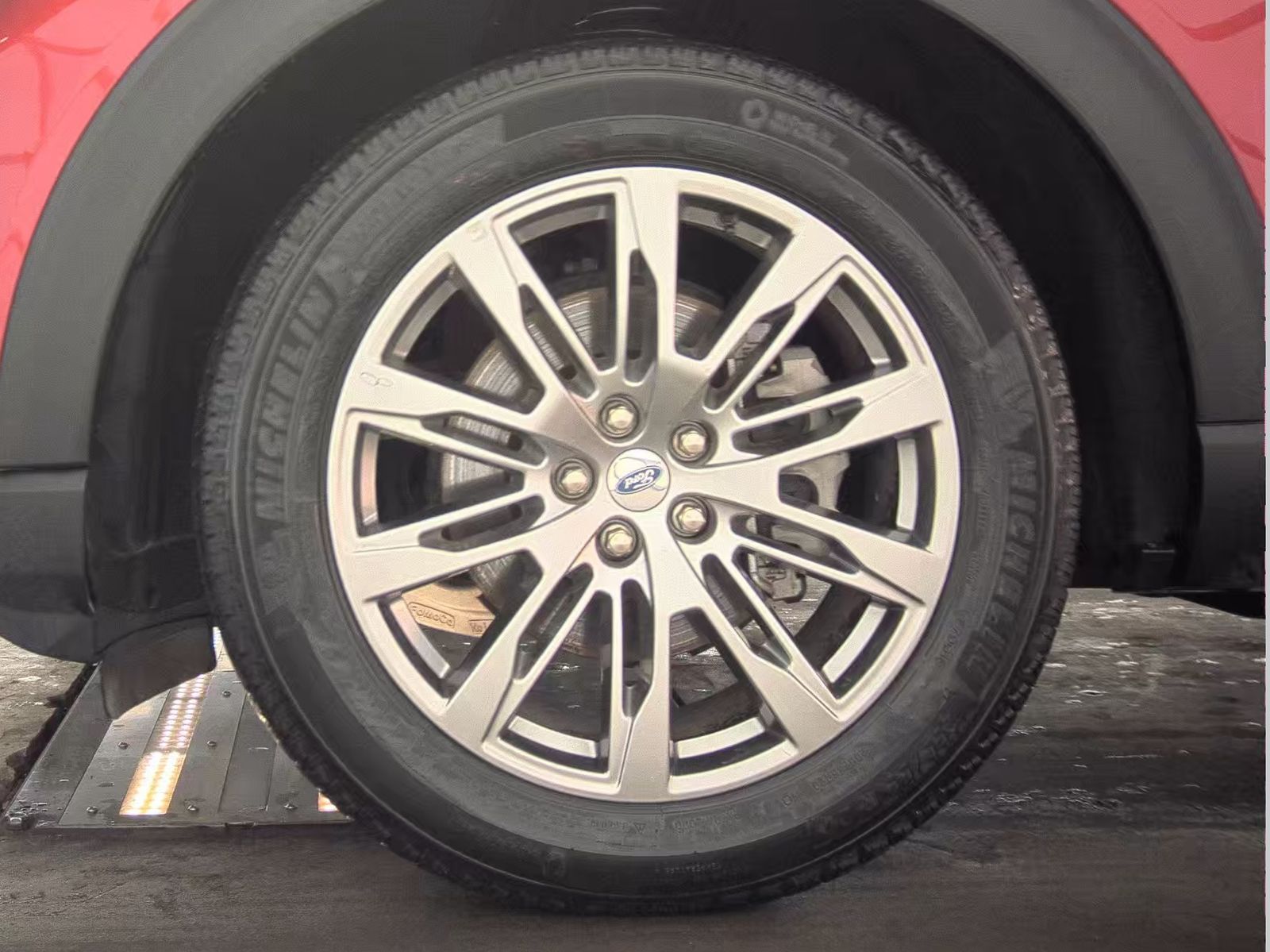 2025 Ford Explorer Platinum FWD