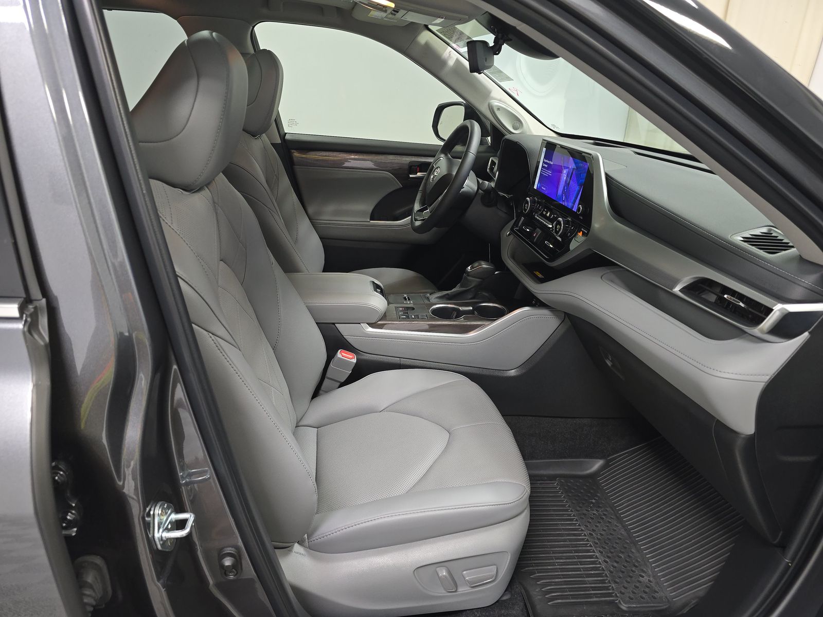 2024 Toyota Highlander Platinum FWD