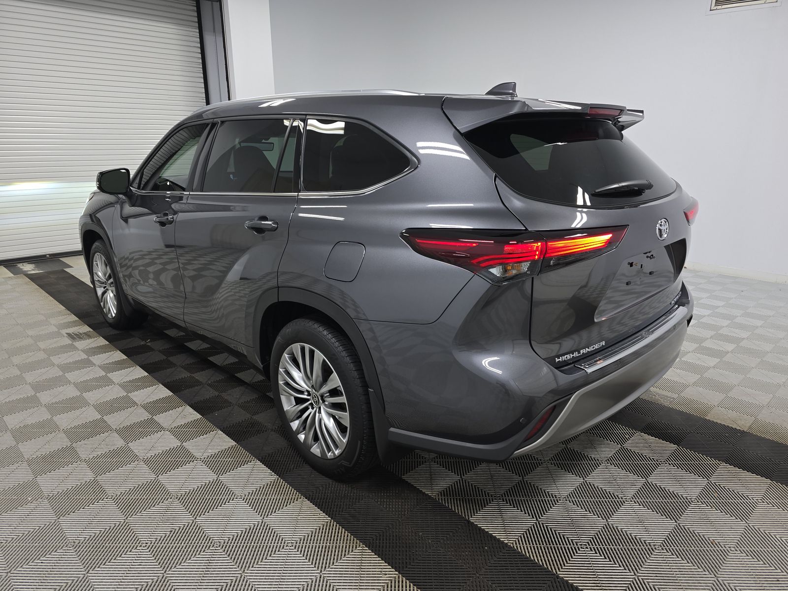 2024 Toyota Highlander Platinum FWD
