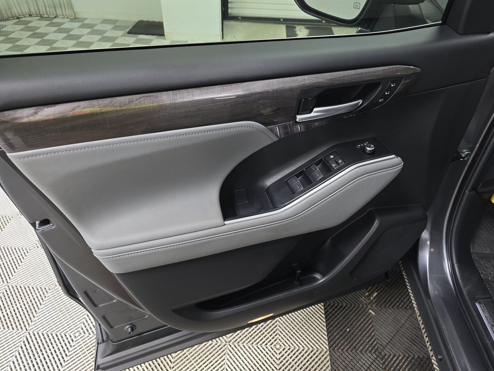 2024 Toyota Highlander Platinum FWD