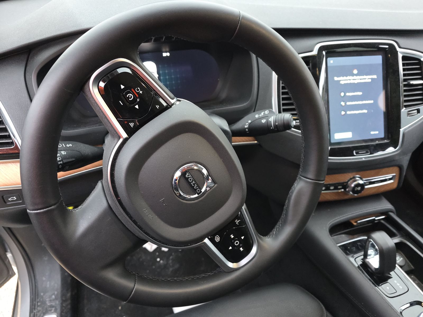 2024 Volvo XC90 B6 Plus AWD