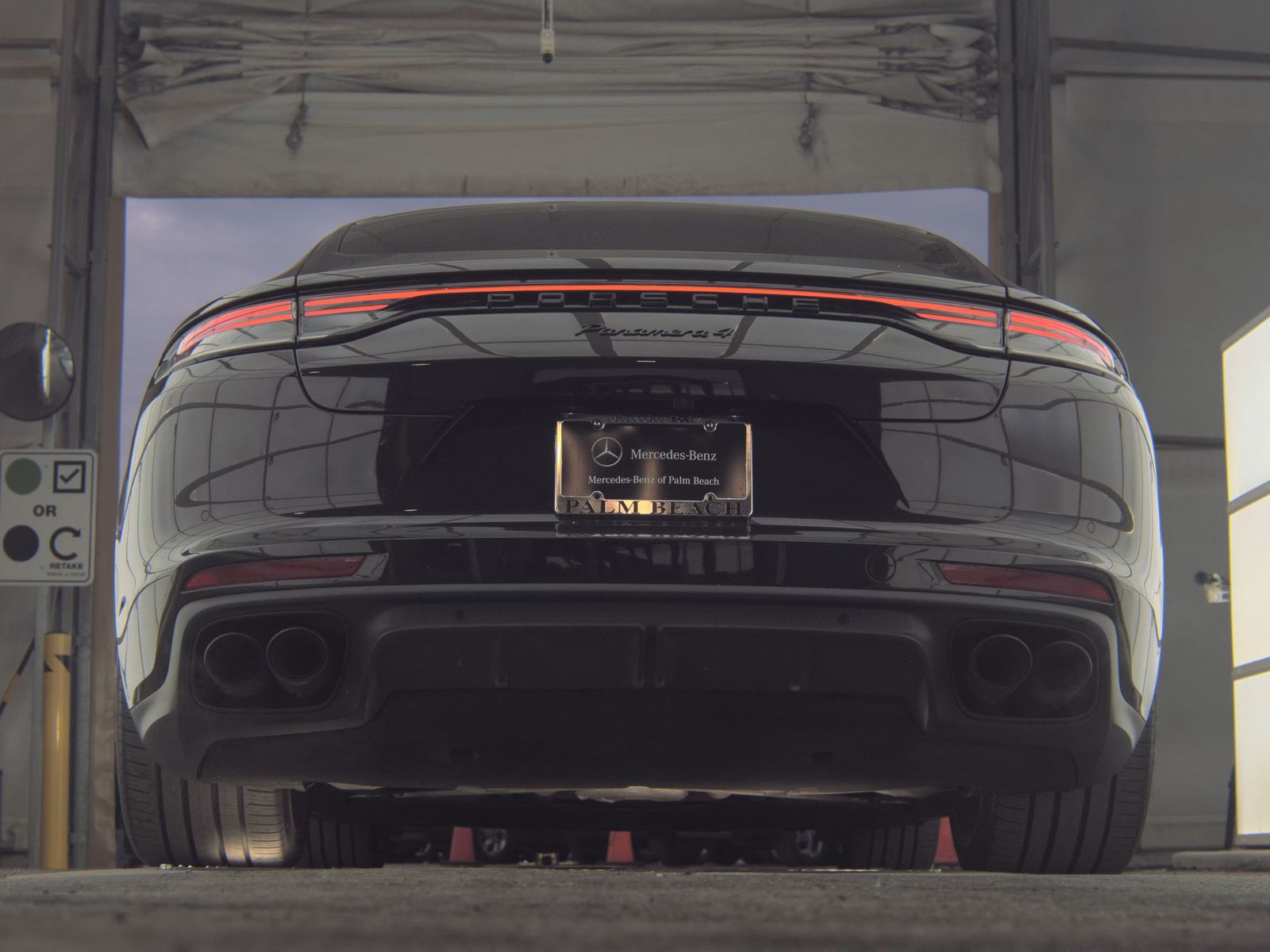 2023 Porsche Panamera 4 Platinum Edition AWD