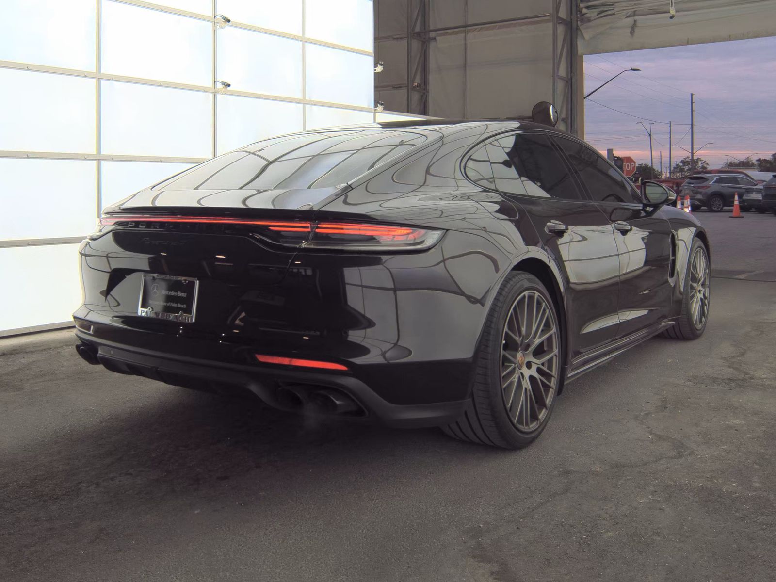 2023 Porsche Panamera 4 Platinum Edition AWD