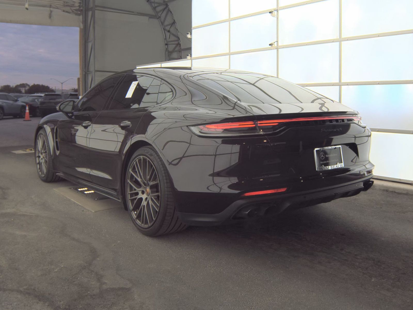 2023 Porsche Panamera 4 Platinum Edition AWD