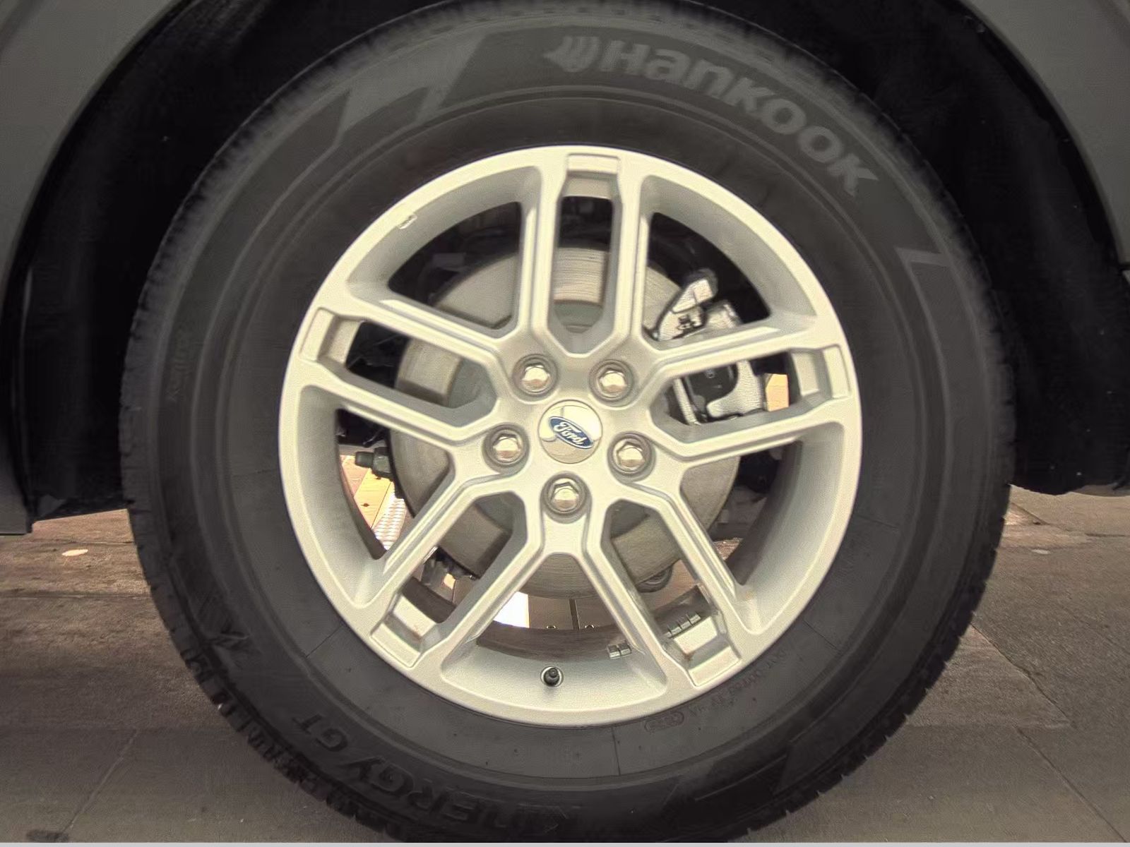 2025 Ford Explorer Active RWD