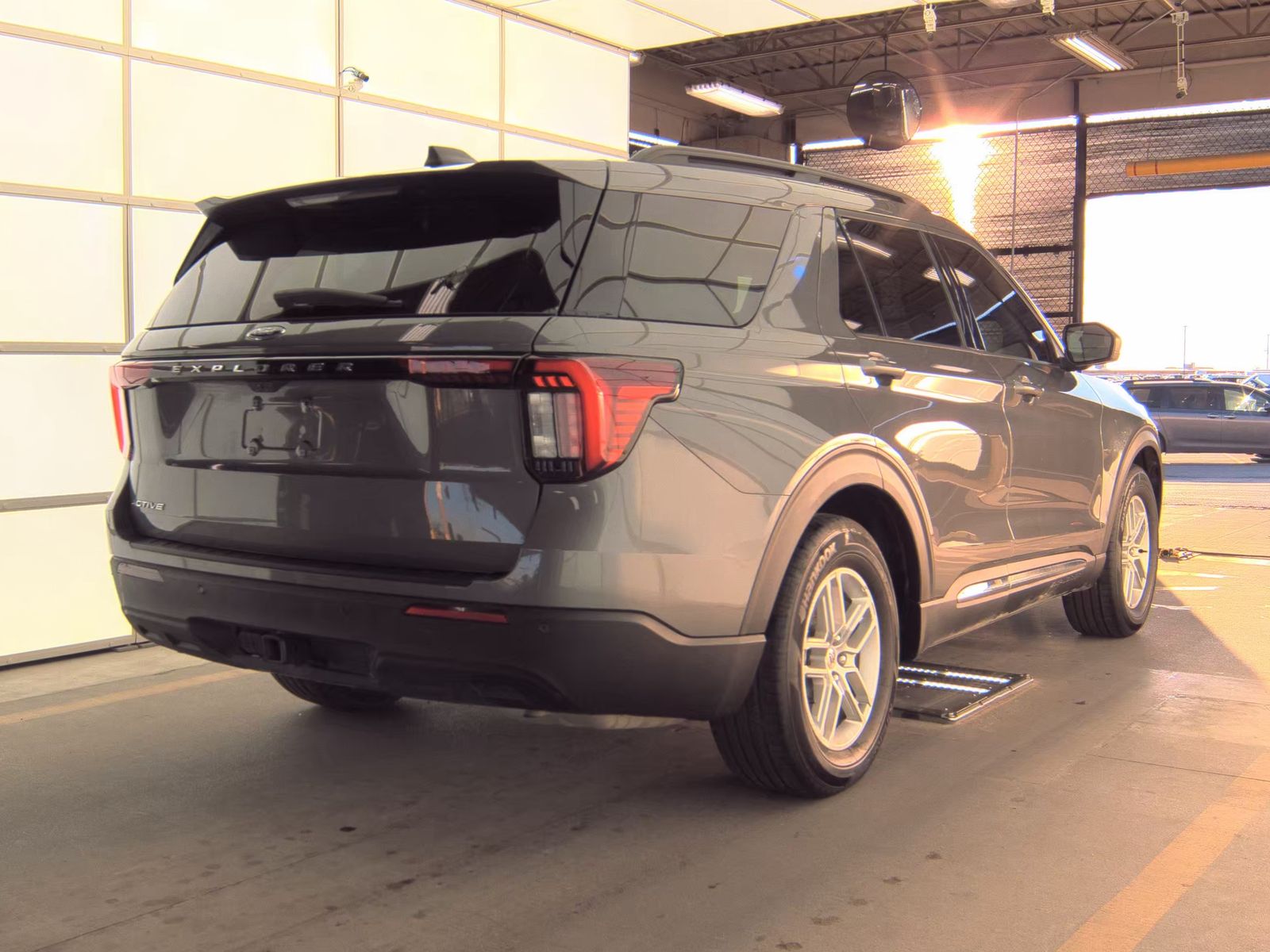 2025 Ford Explorer Active RWD