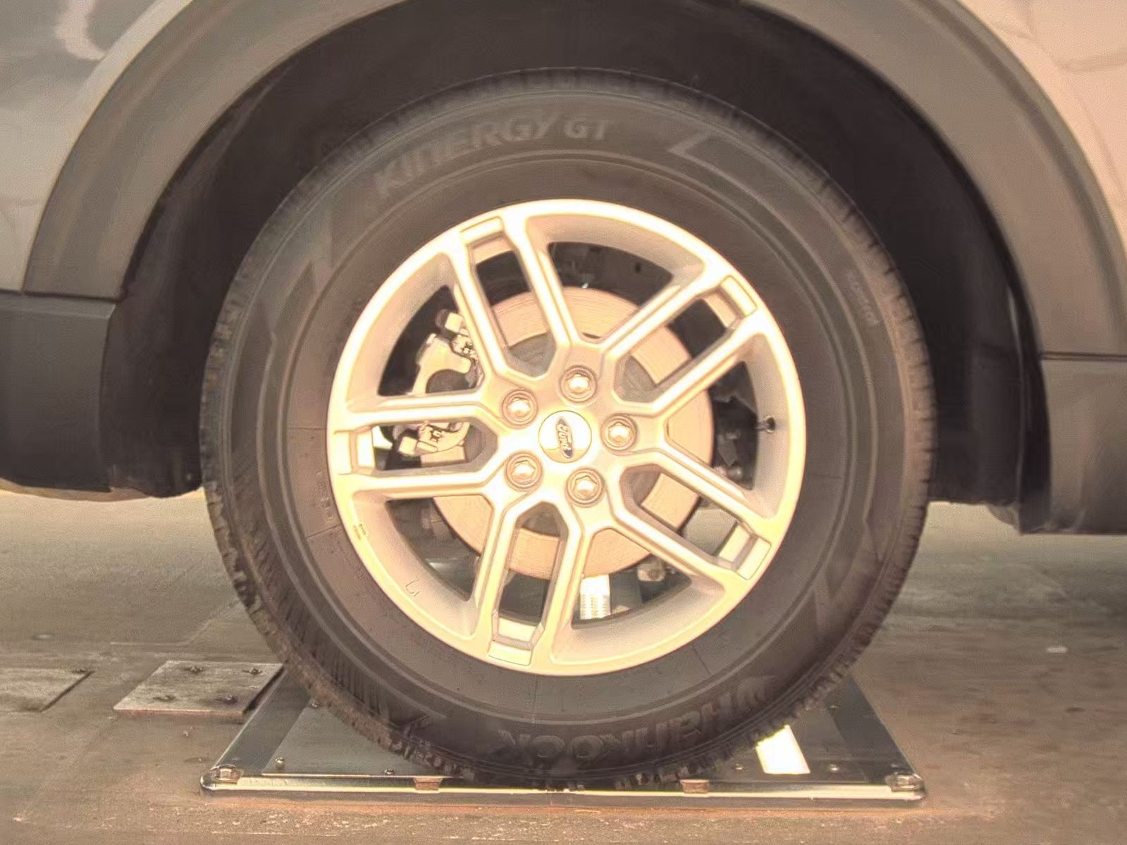 2025 Ford Explorer Active RWD