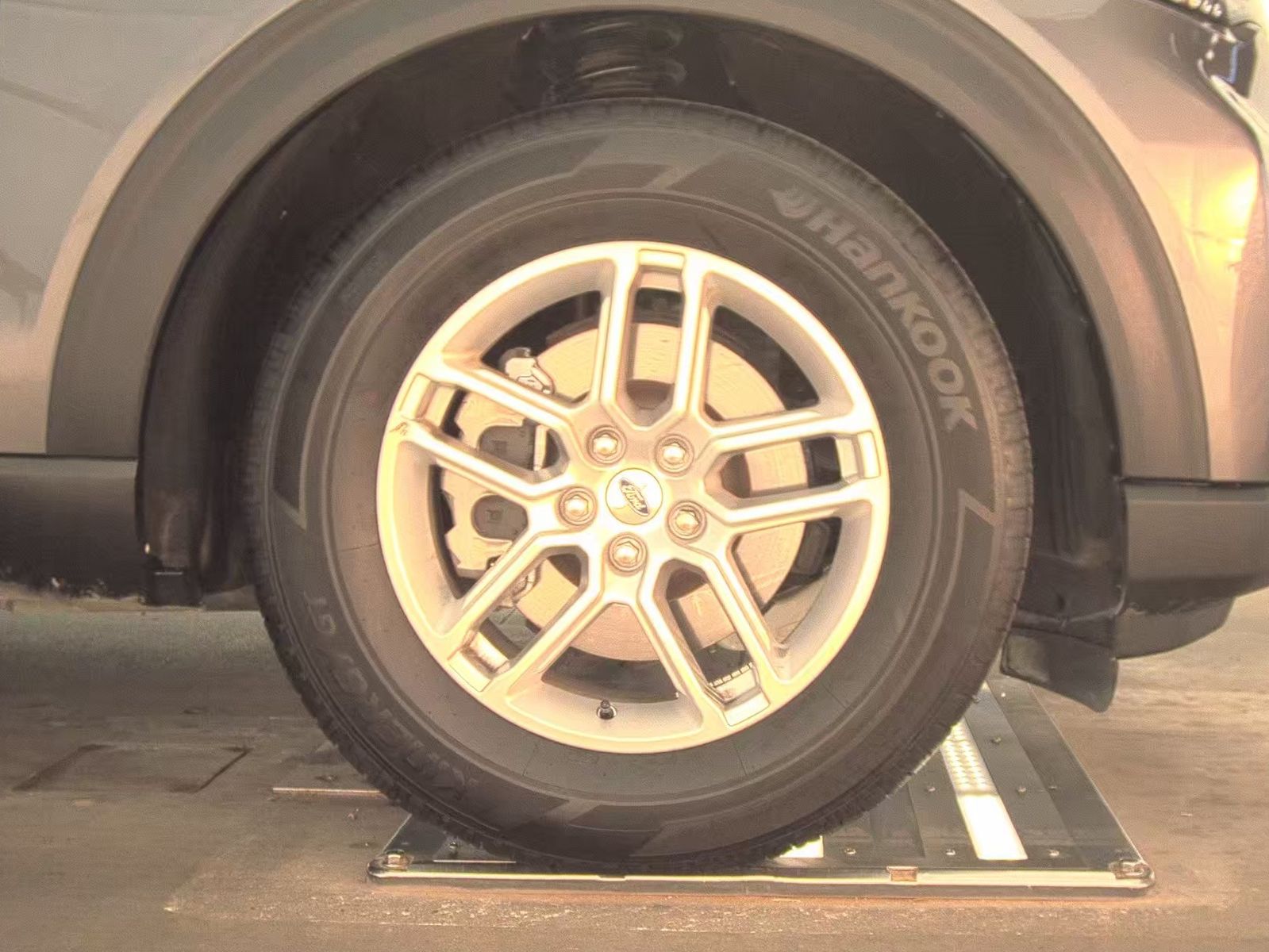 2025 Ford Explorer Active RWD