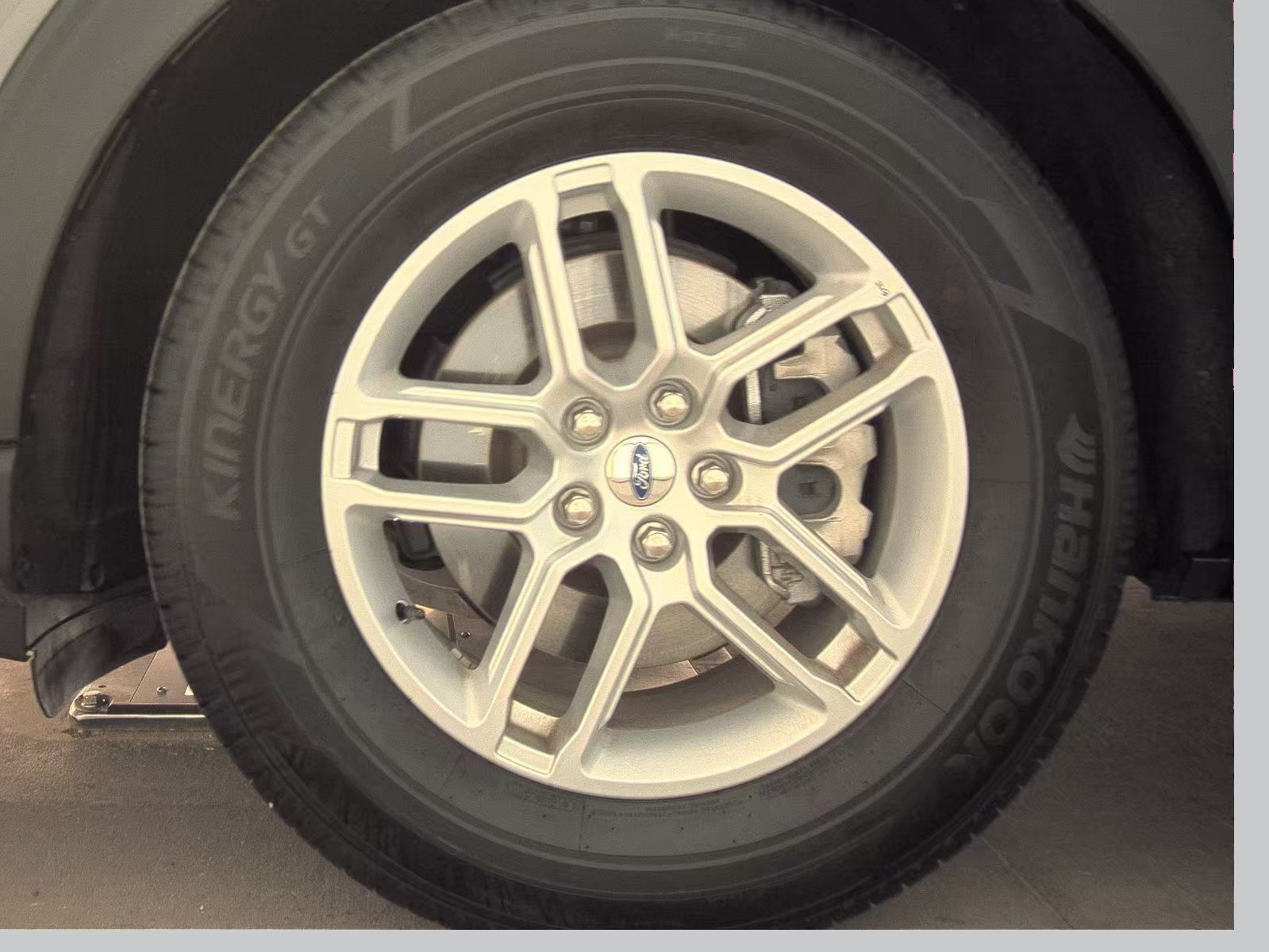 2025 Ford Explorer Active RWD