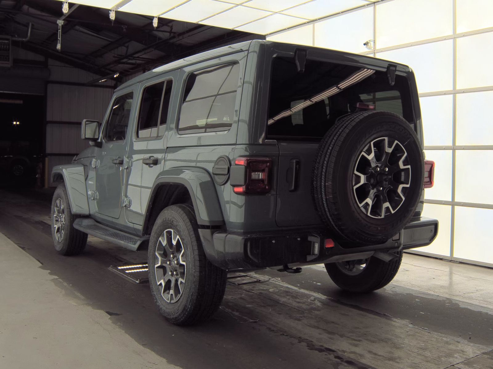 2024 Jeep Wrangler Sahara AWD