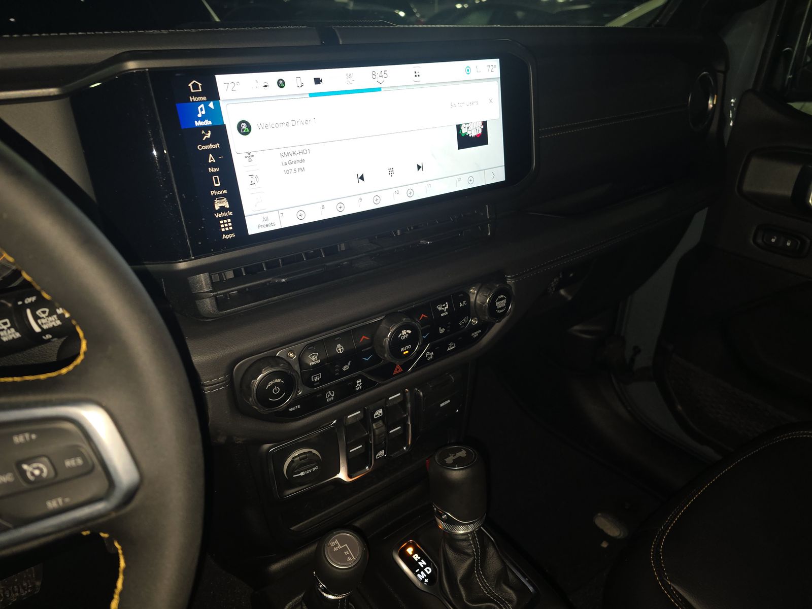 2024 Jeep Wrangler Sahara AWD