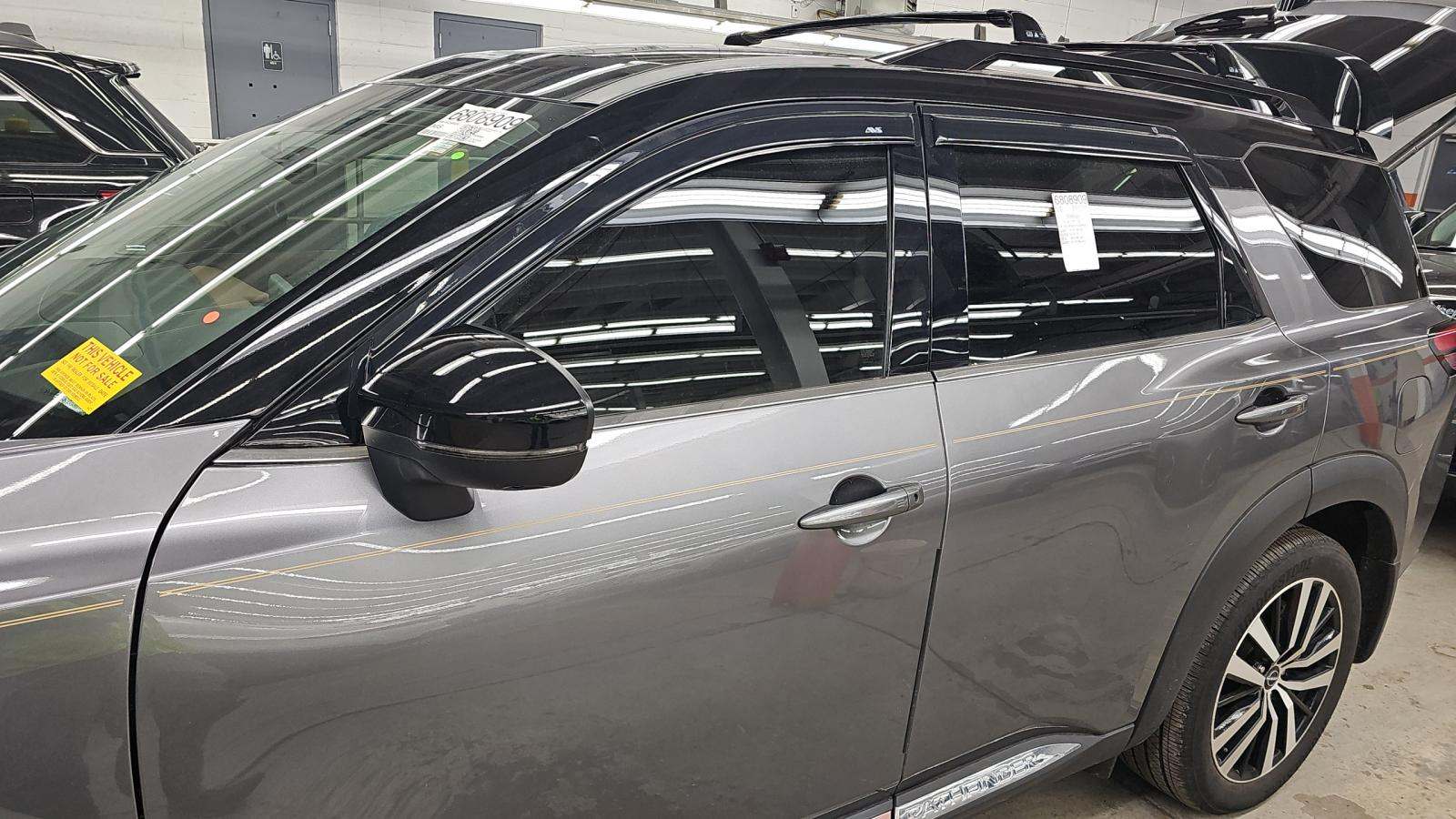 2023 Nissan Pathfinder Platinum AWD