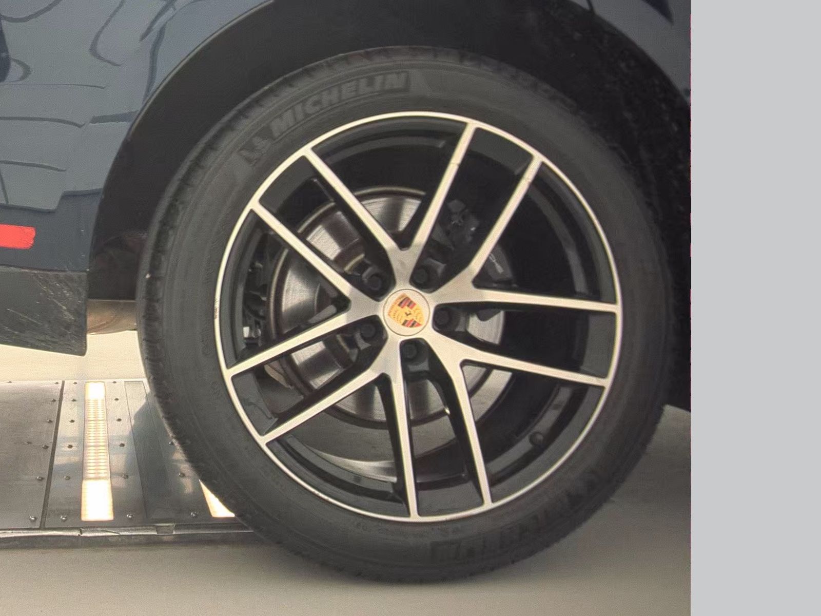 2023 Porsche Macan Base AWD