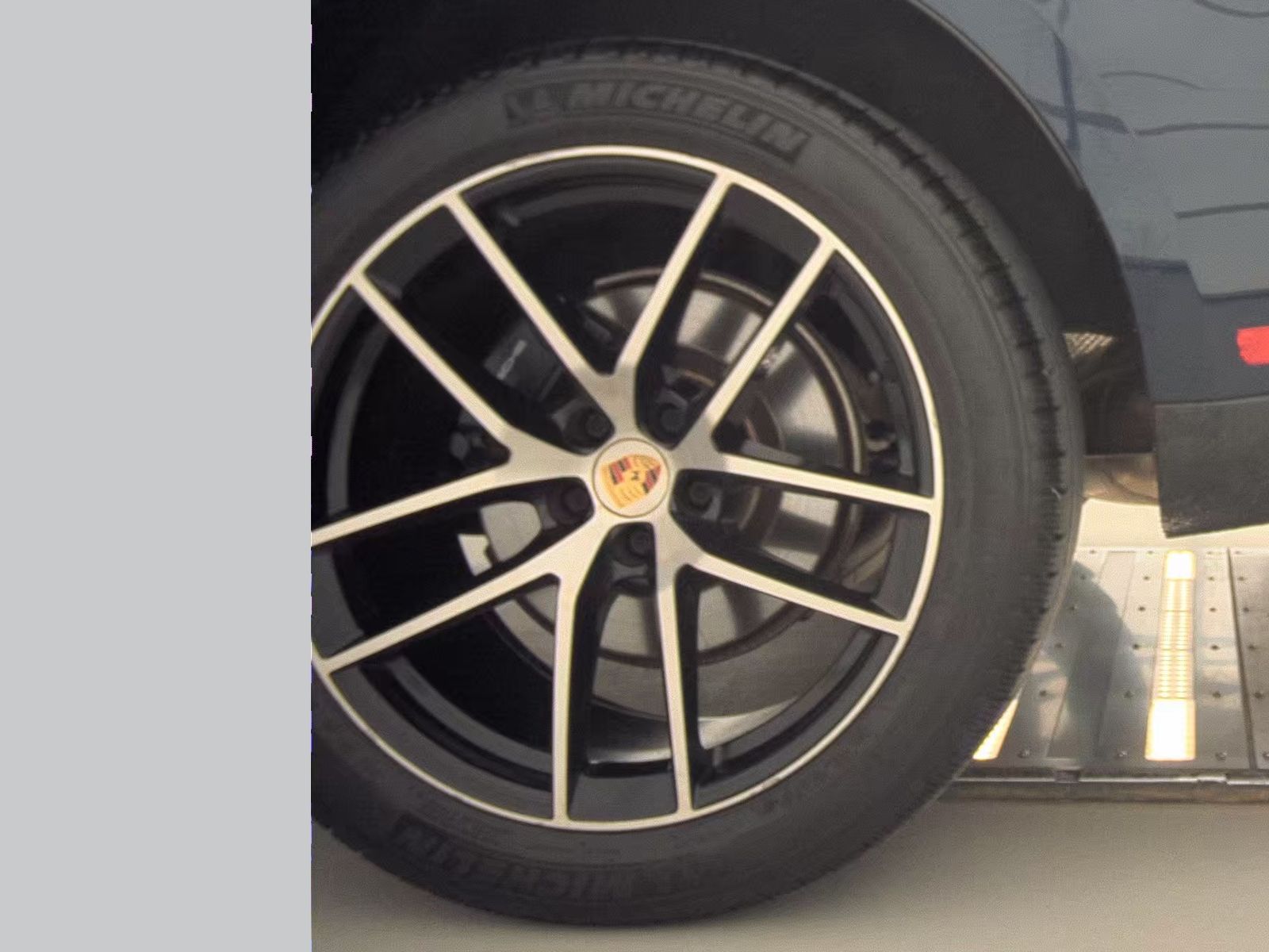 2023 Porsche Macan Base AWD