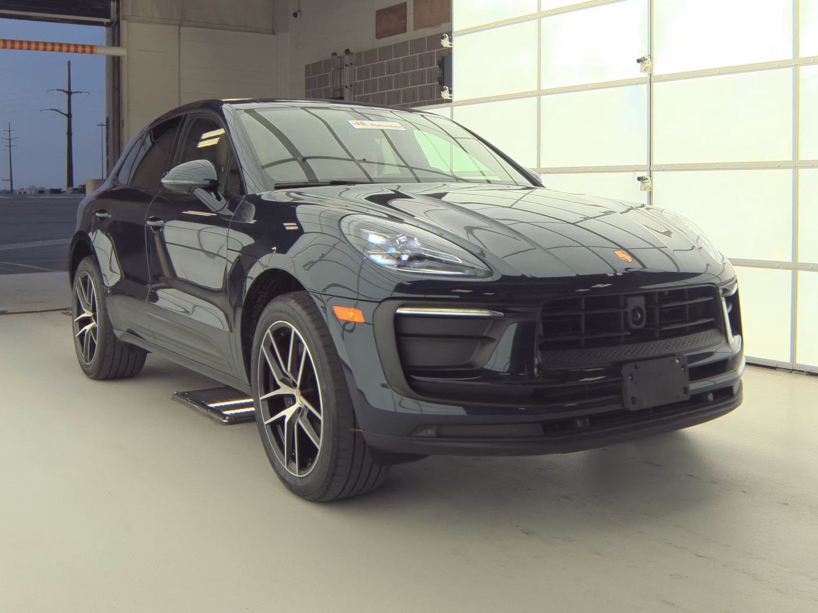 2023 Porsche Macan Base AWD