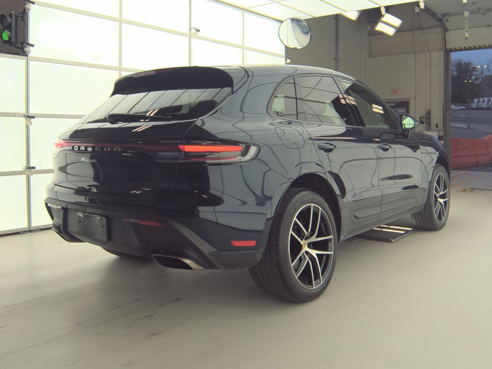 2023 Porsche Macan Base AWD