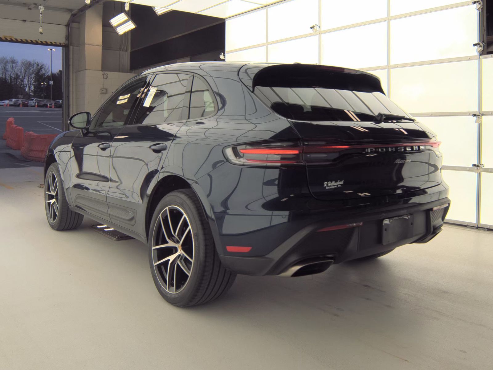 2023 Porsche Macan Base AWD
