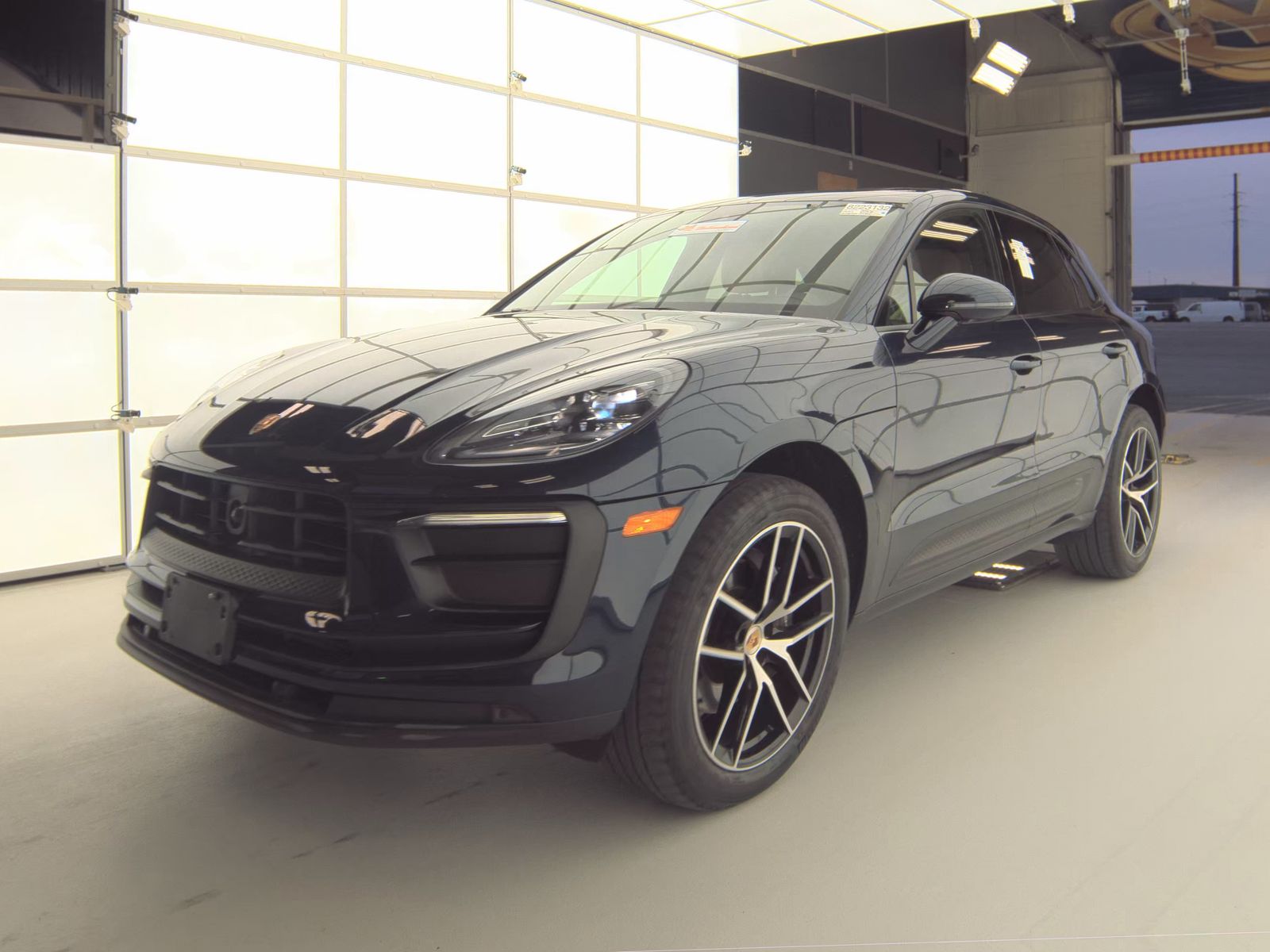 2023 Porsche Macan Base AWD