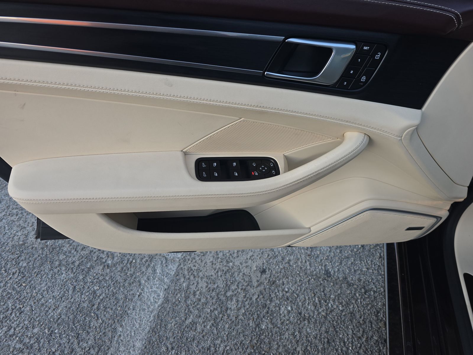 2023 Porsche Panamera 4 Platinum Edition AWD