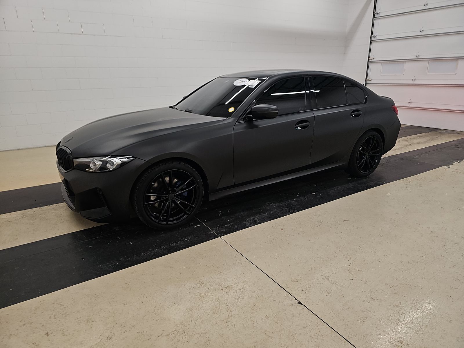 2023 BMW 3 Series 330i's photo