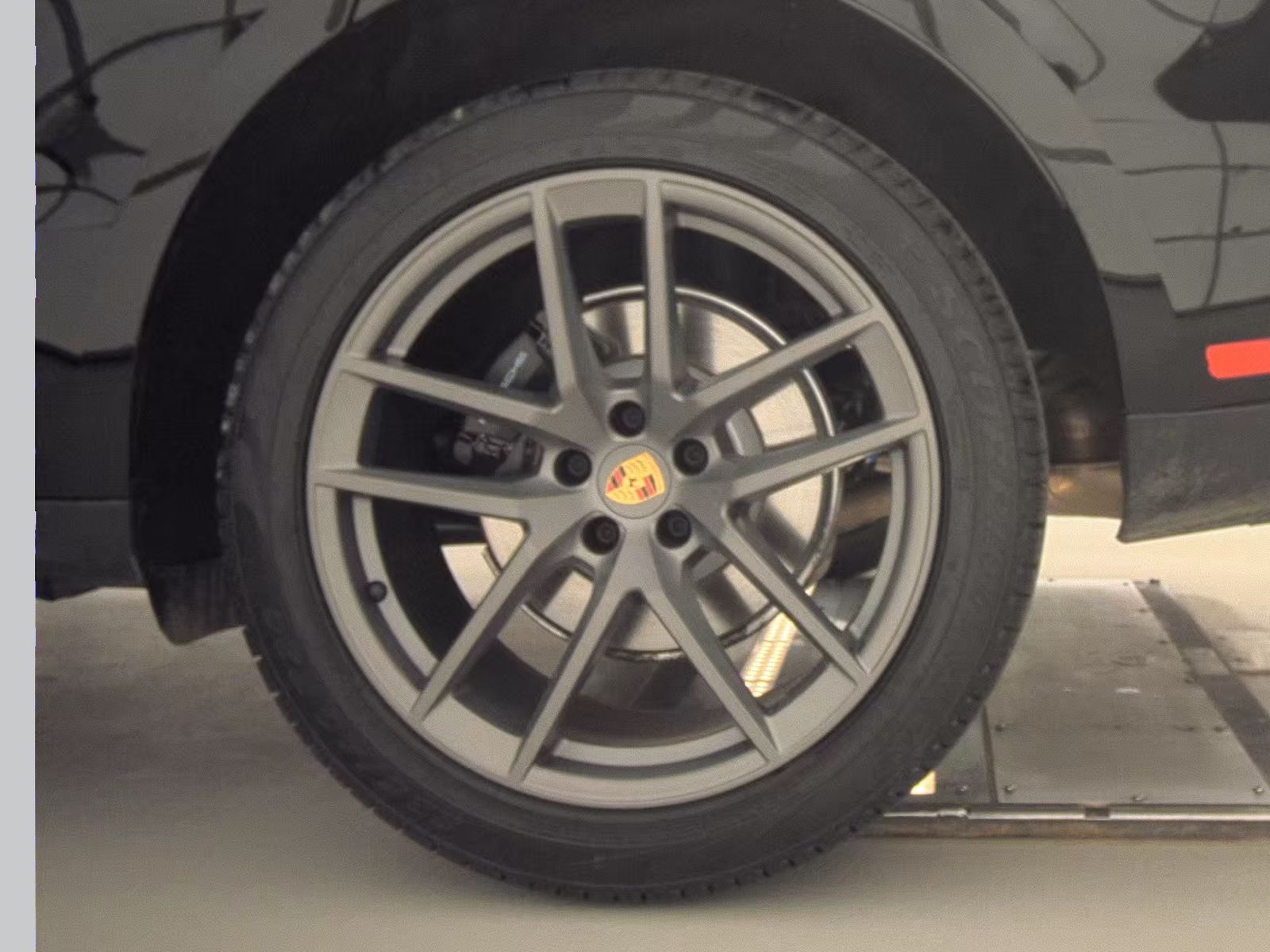2025 Porsche Macan Base AWD