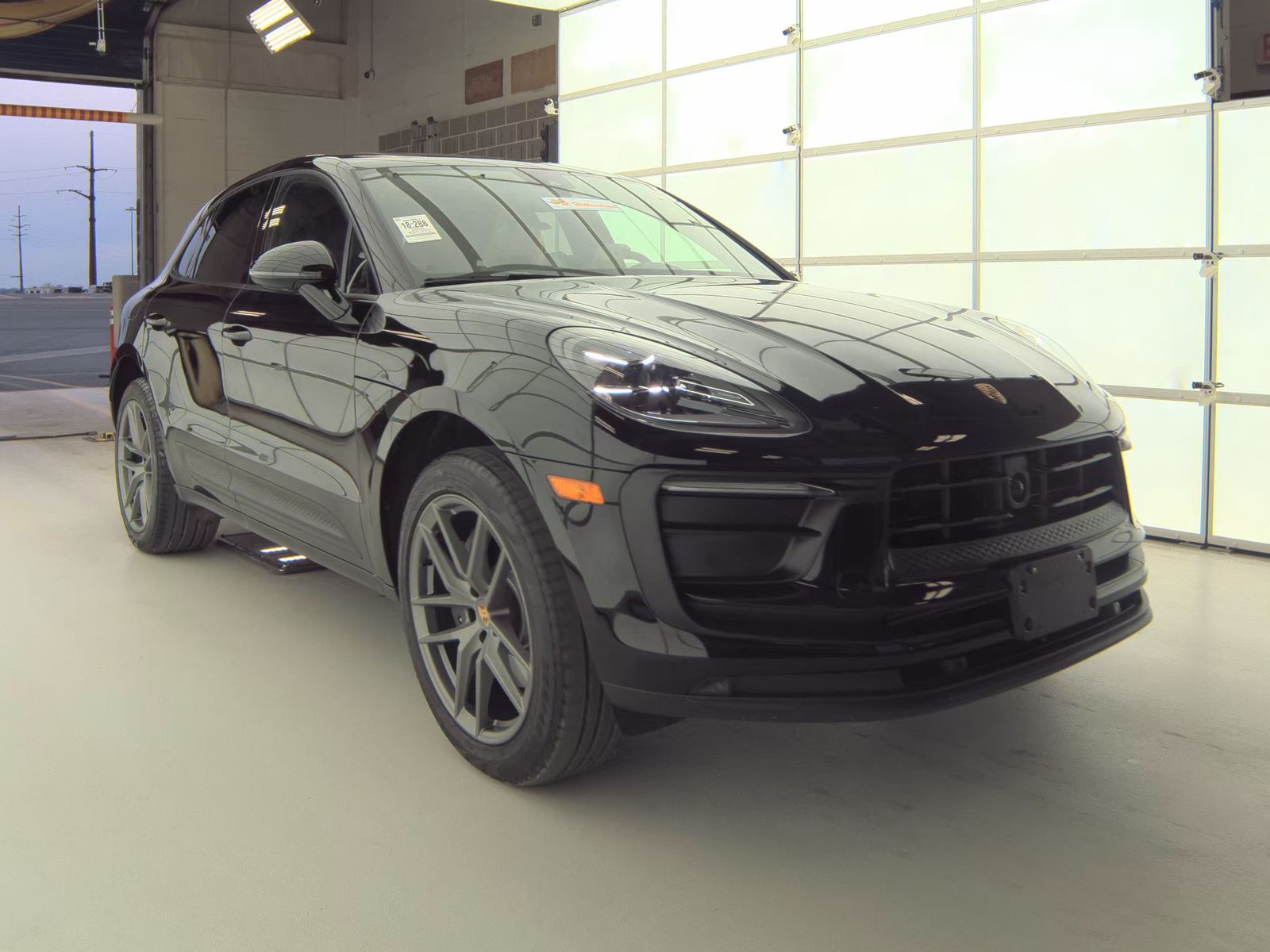 2025 Porsche Macan Base AWD