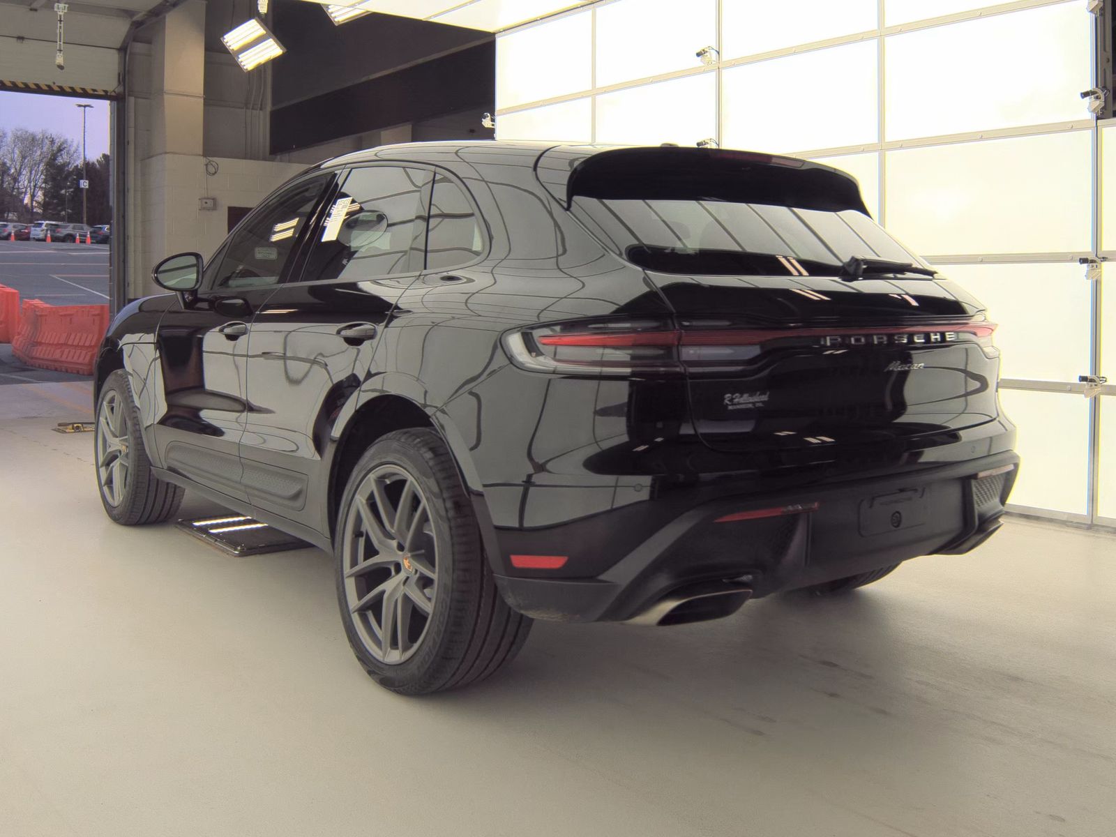 2025 Porsche Macan Base AWD