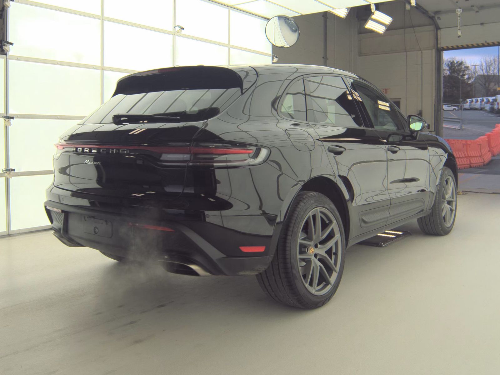 2025 Porsche Macan Base AWD