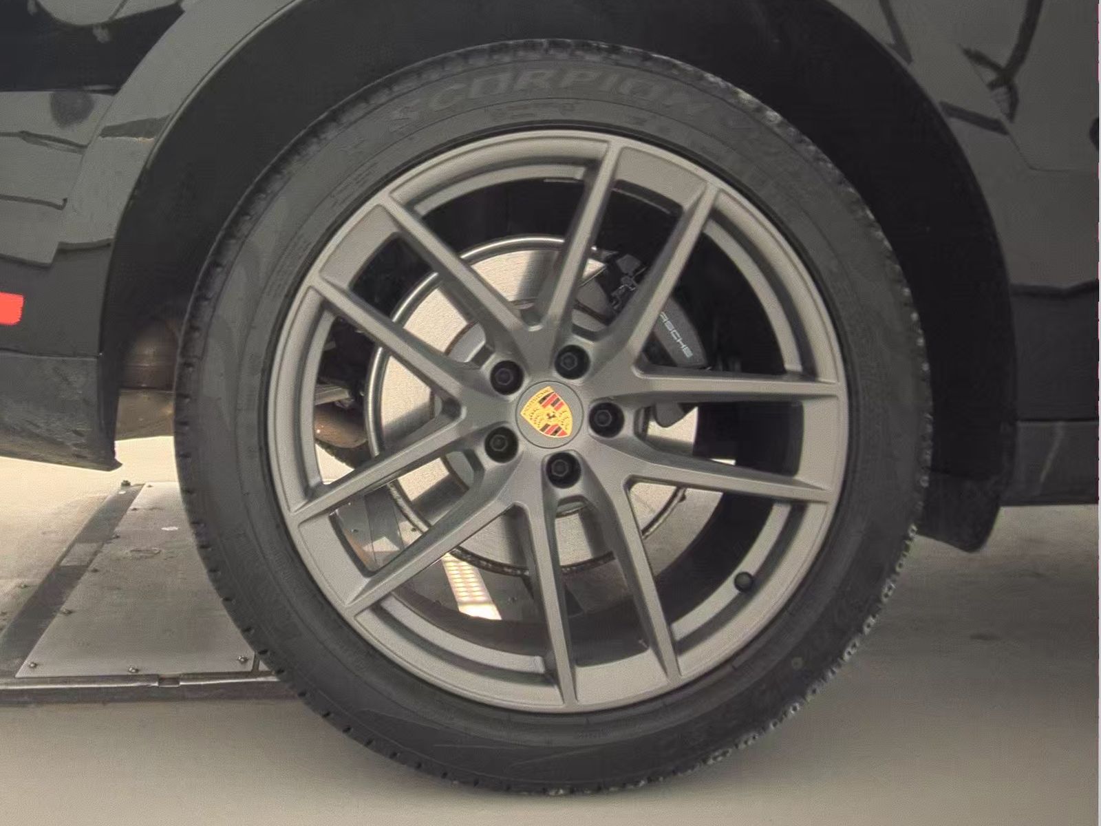 2025 Porsche Macan Base AWD