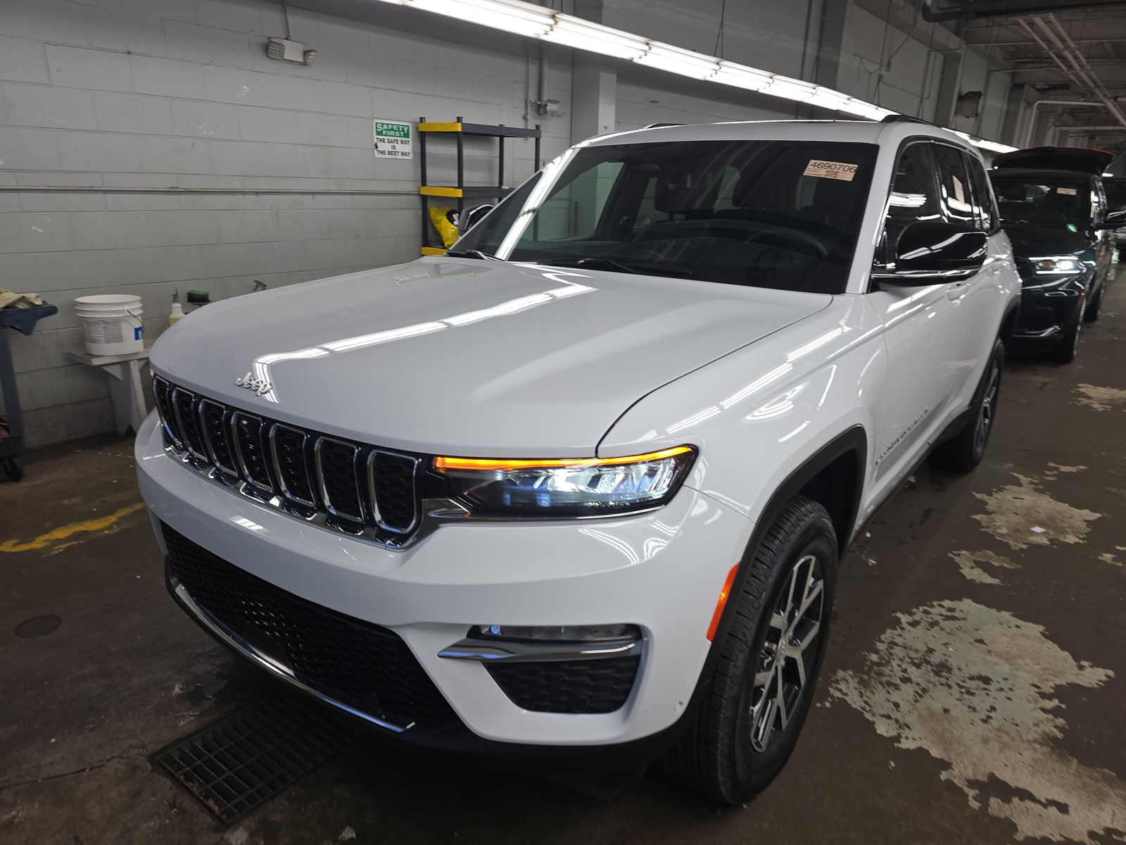 2025 Jeep Grand Cherokee Limited AWD