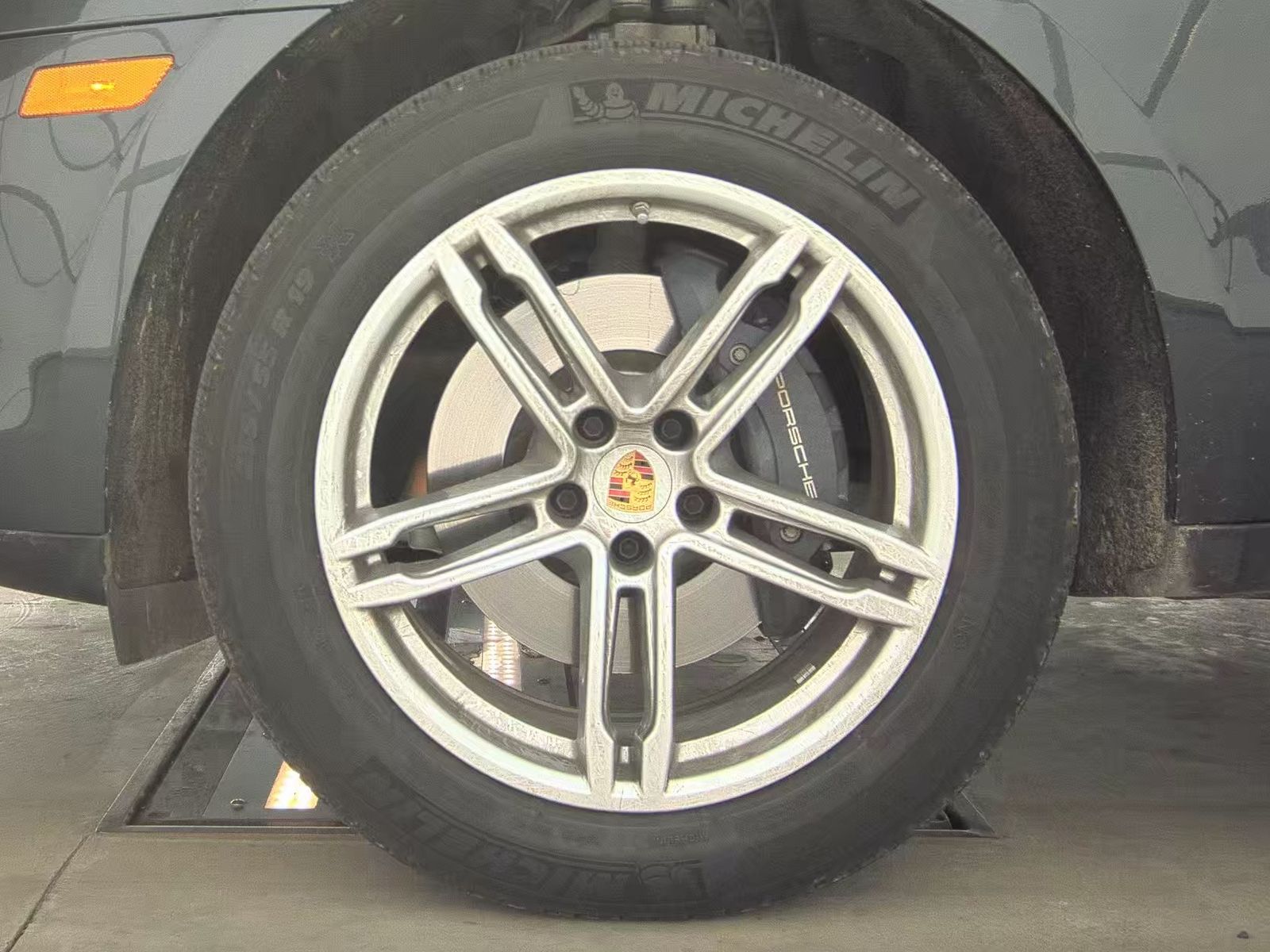 2024 Porsche Macan Base AWD