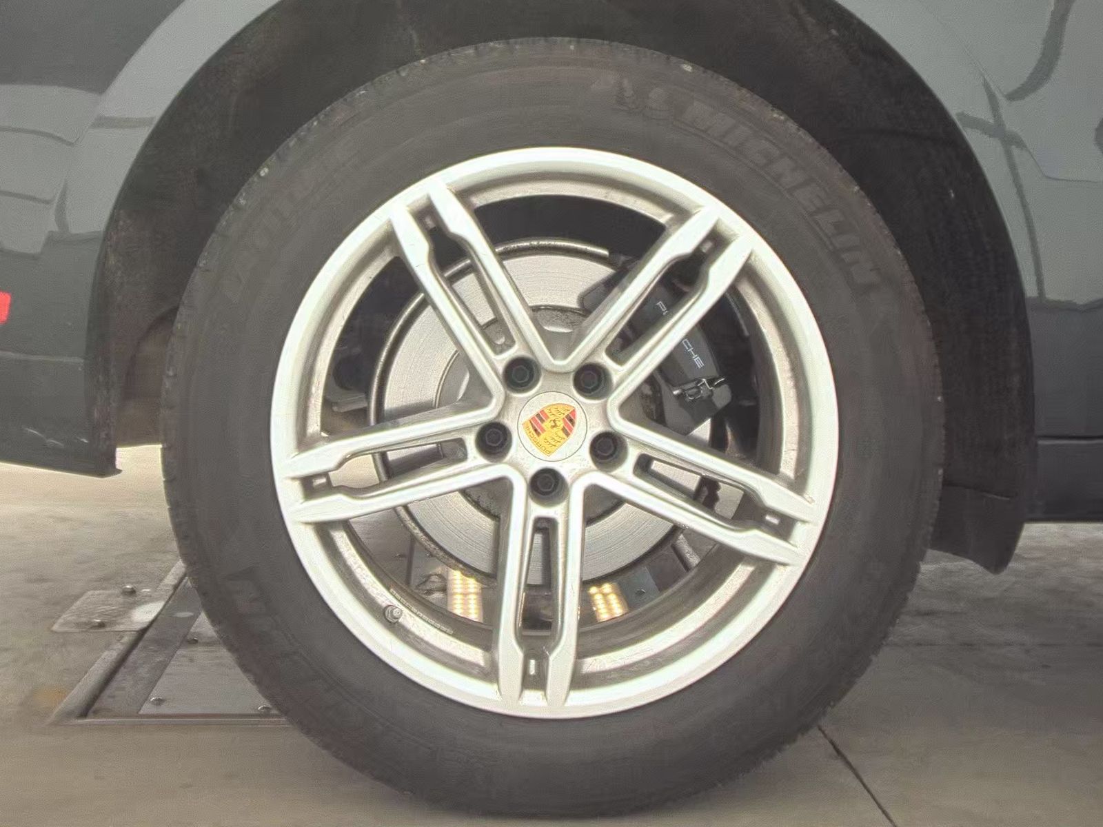 2024 Porsche Macan Base AWD