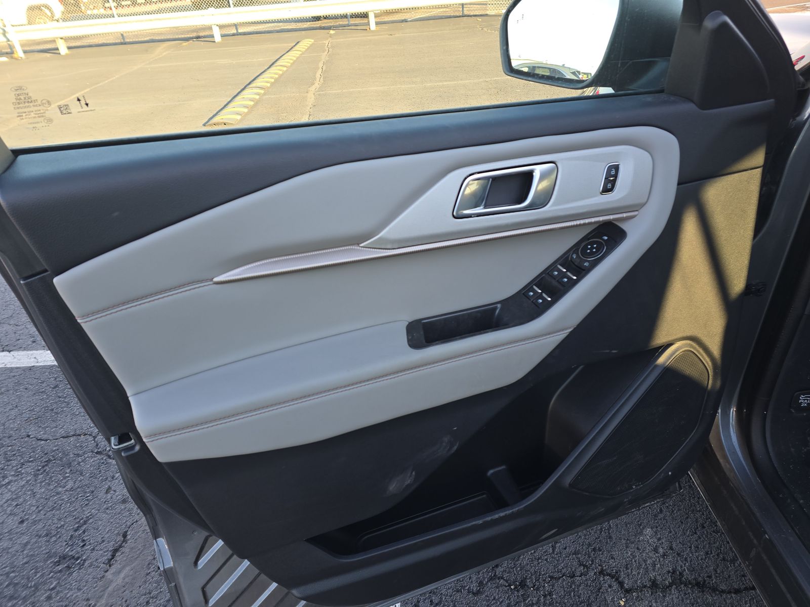 2025 Ford Explorer Active RWD