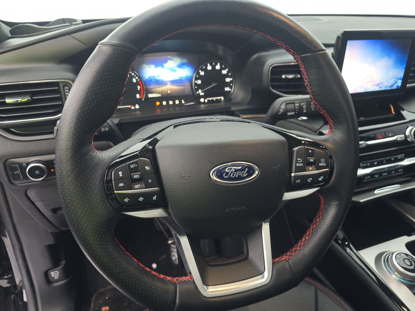 2023 Ford Explorer ST-Line AWD