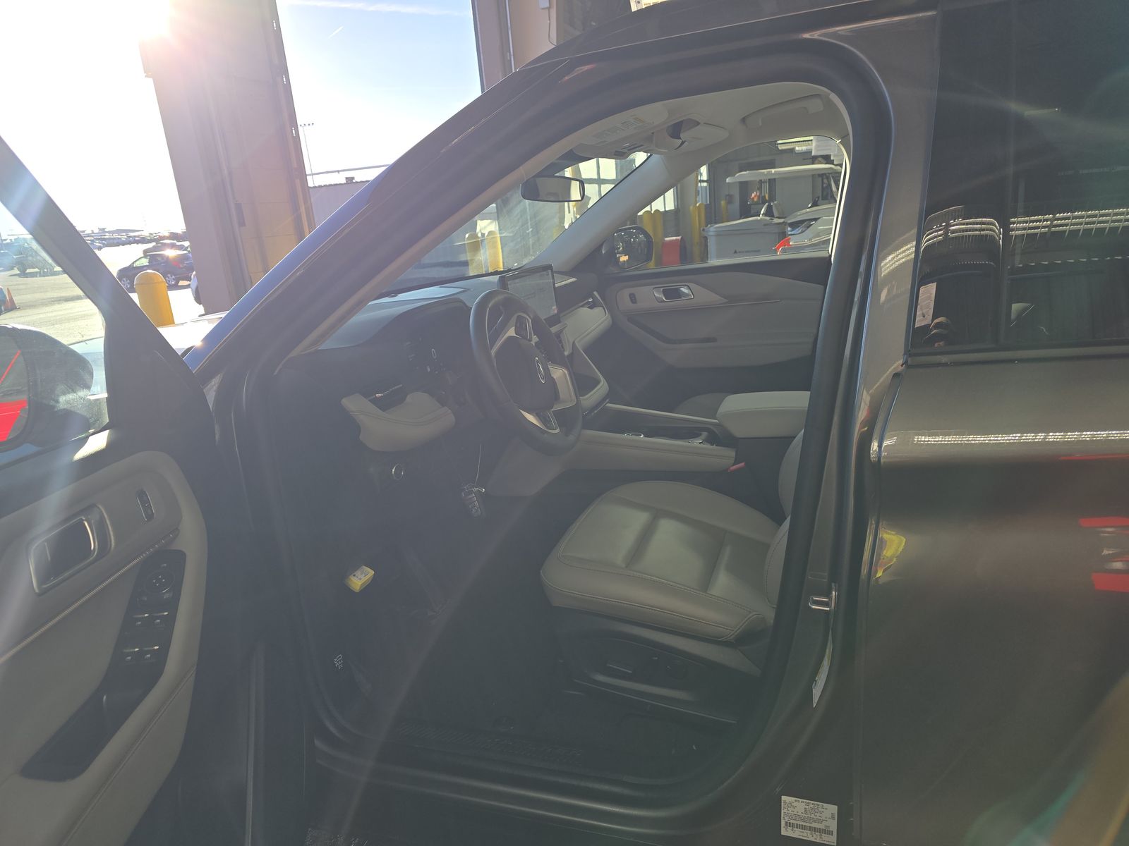 2025 Ford Explorer Active AWD