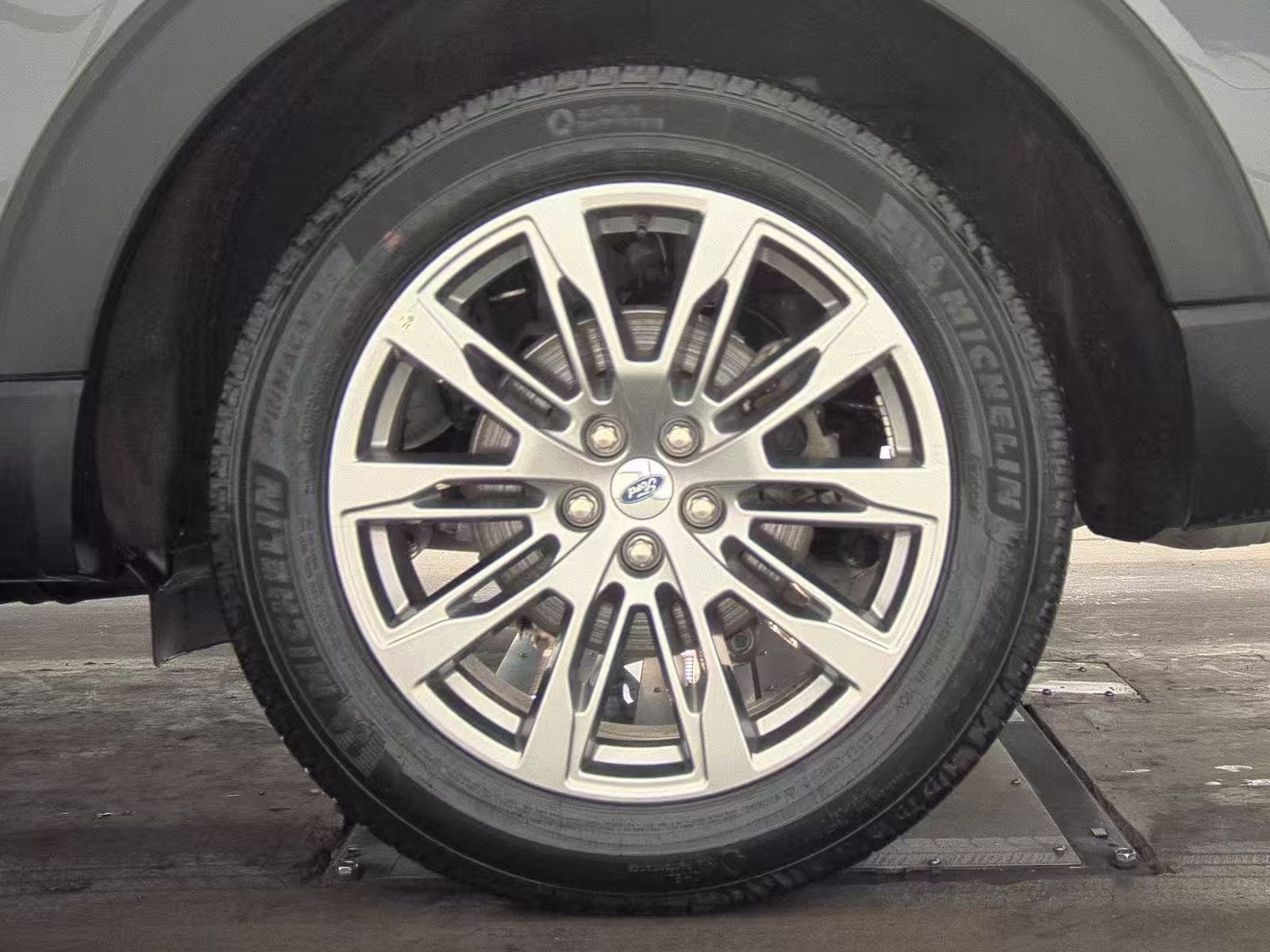 2025 Ford Explorer Active AWD