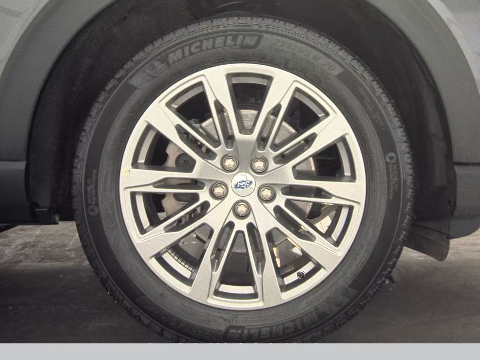 2025 Ford Explorer Active AWD