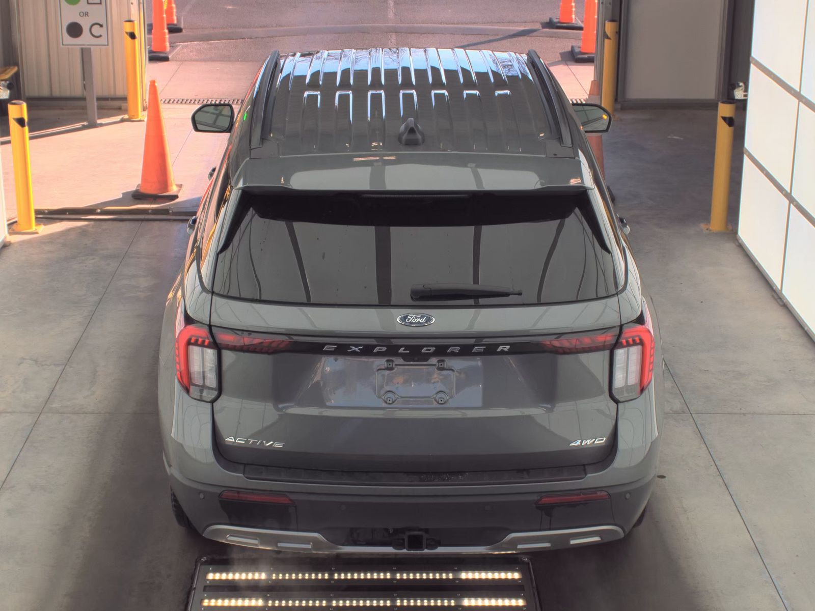 2025 Ford Explorer Active AWD